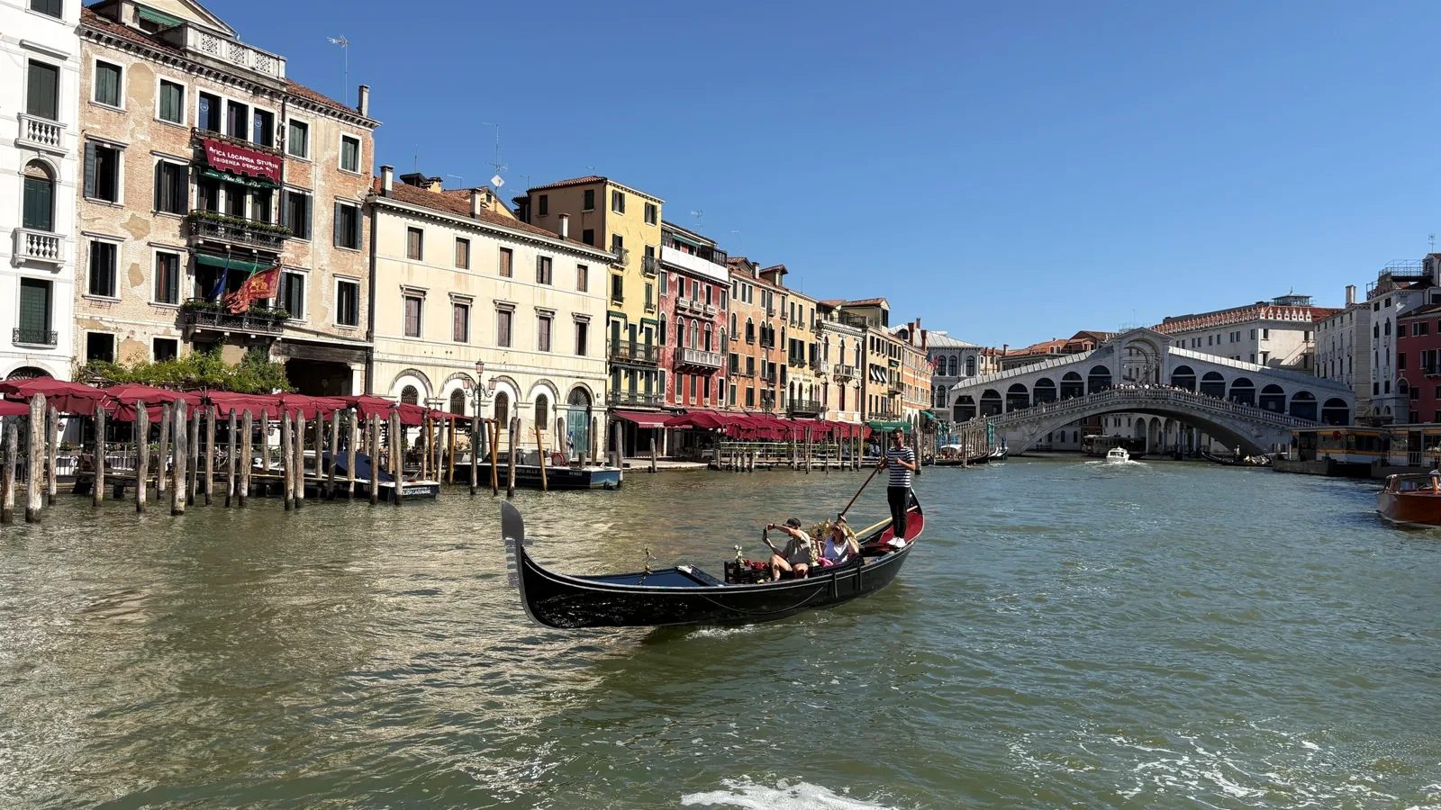 Traverser le Grand Canal sans grand détour