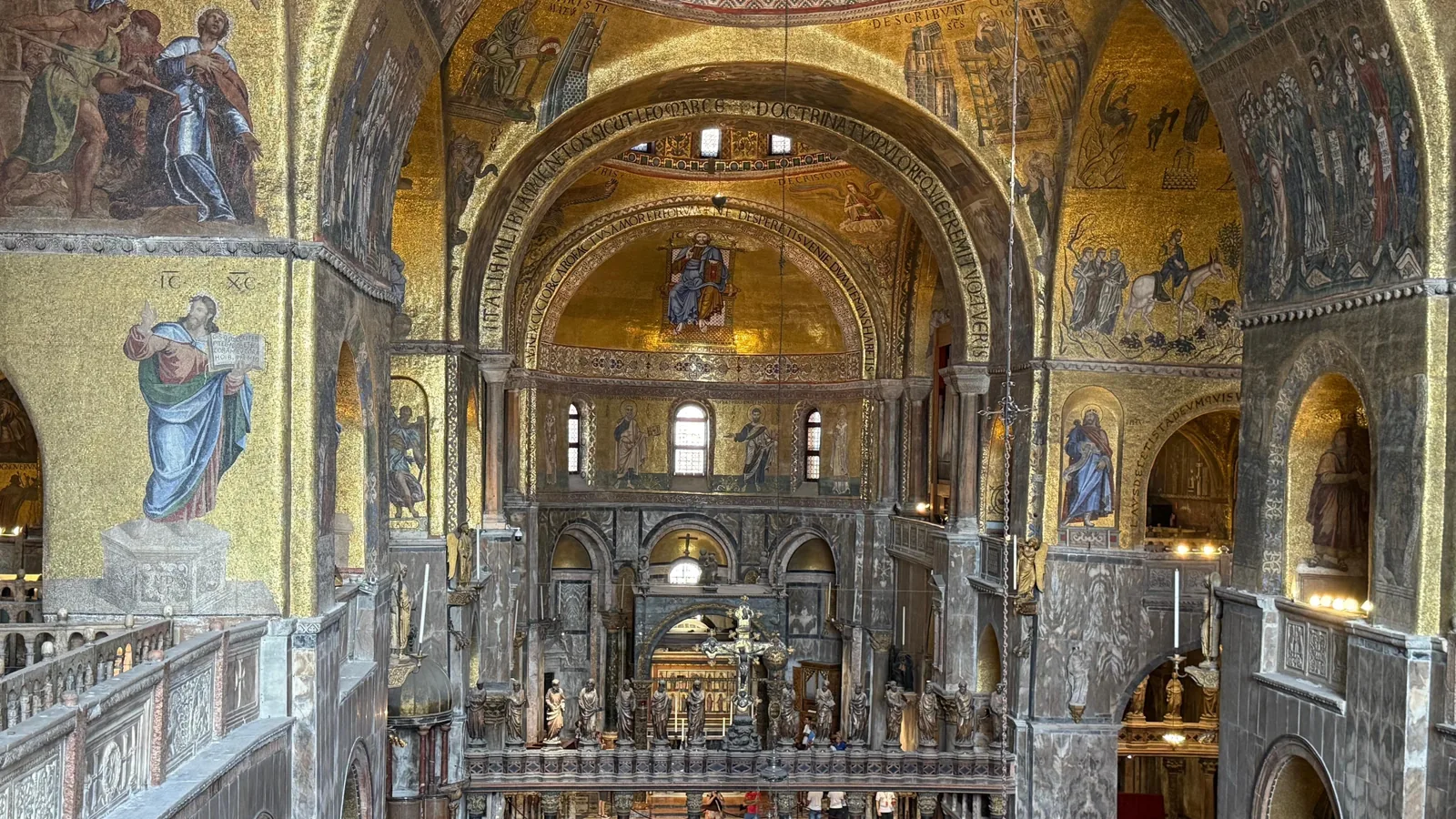 Mosaicos del interior de la basílica de San Marcos en Venecia