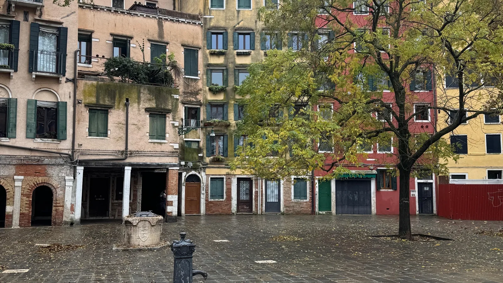 Cannaregio: eine Basis für die Anreise mit dem Zug und den Norden der Stadt