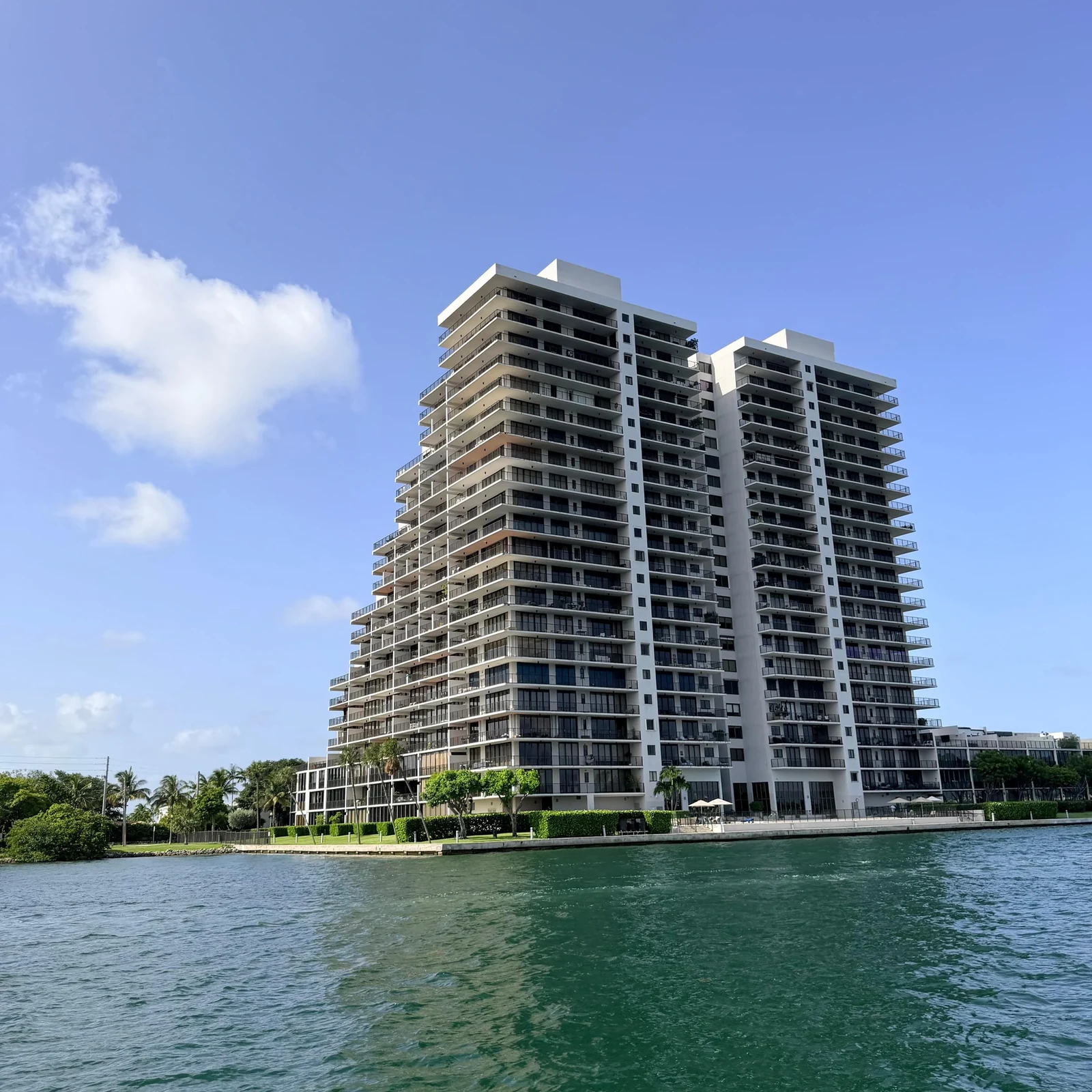 Private Yacht in Miami mit Skyline-Blick