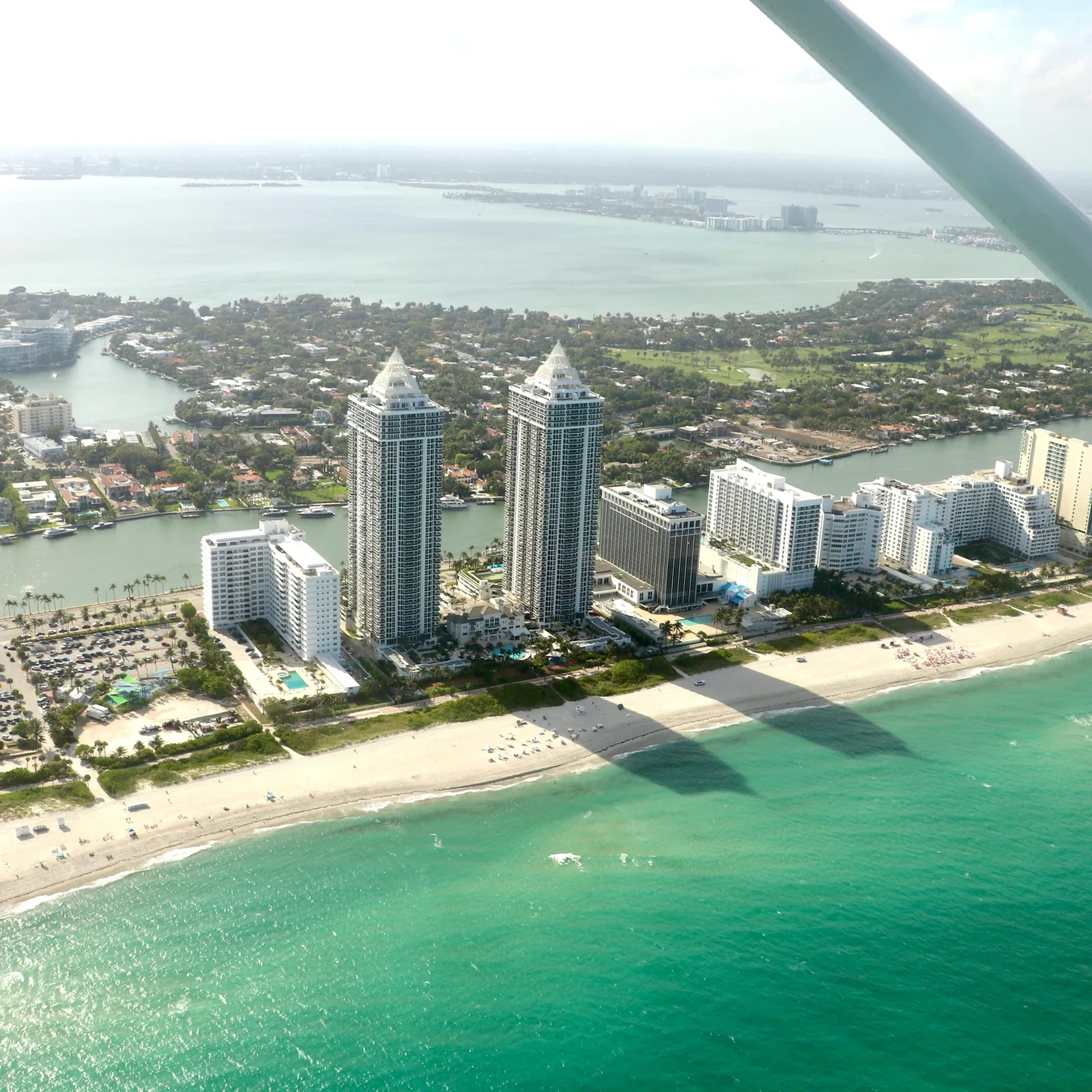 Tour privado en avioneta por South Beach Miami con bebidas: ¿merece la pena reservarlo?