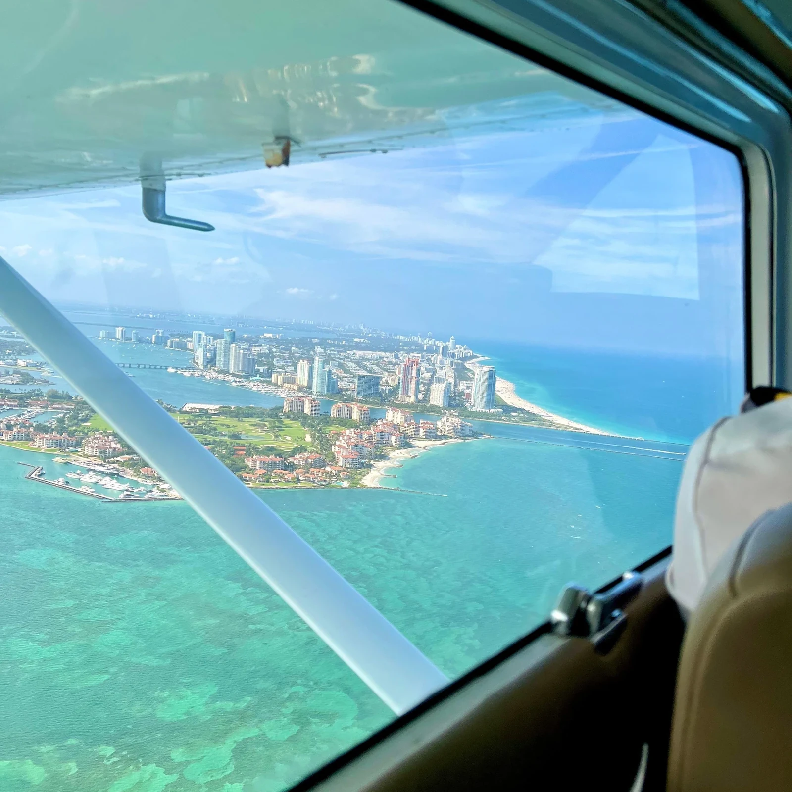 Miami von oben bei einem privaten Rundflug über South Beach