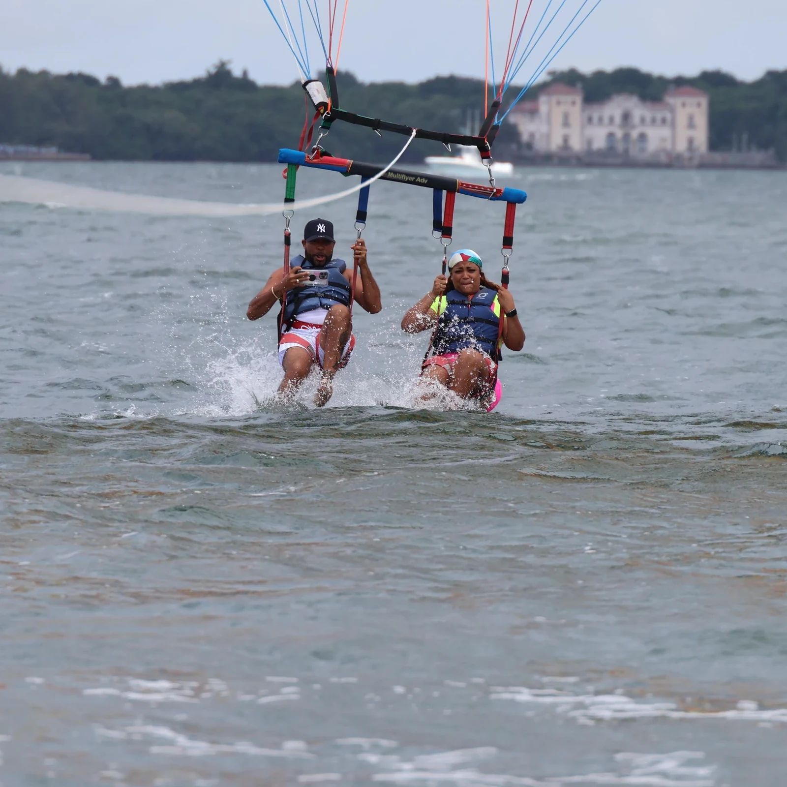 Parasailing in Miami Beach über South Beach