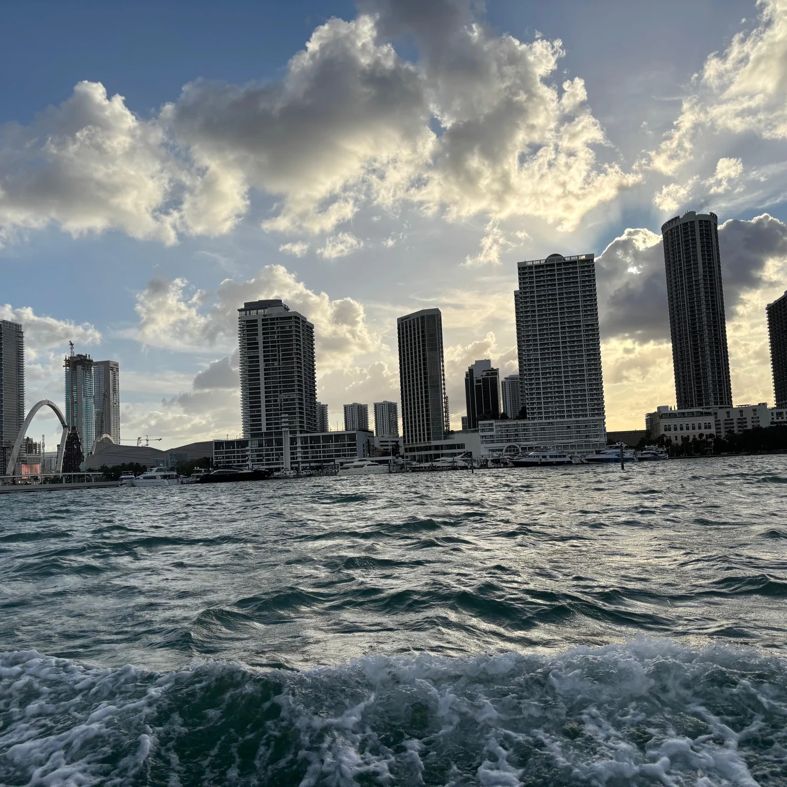 Tour en lancha rápida por Miami: 45 minutos de skyline, South Beach y mansiones de famosos