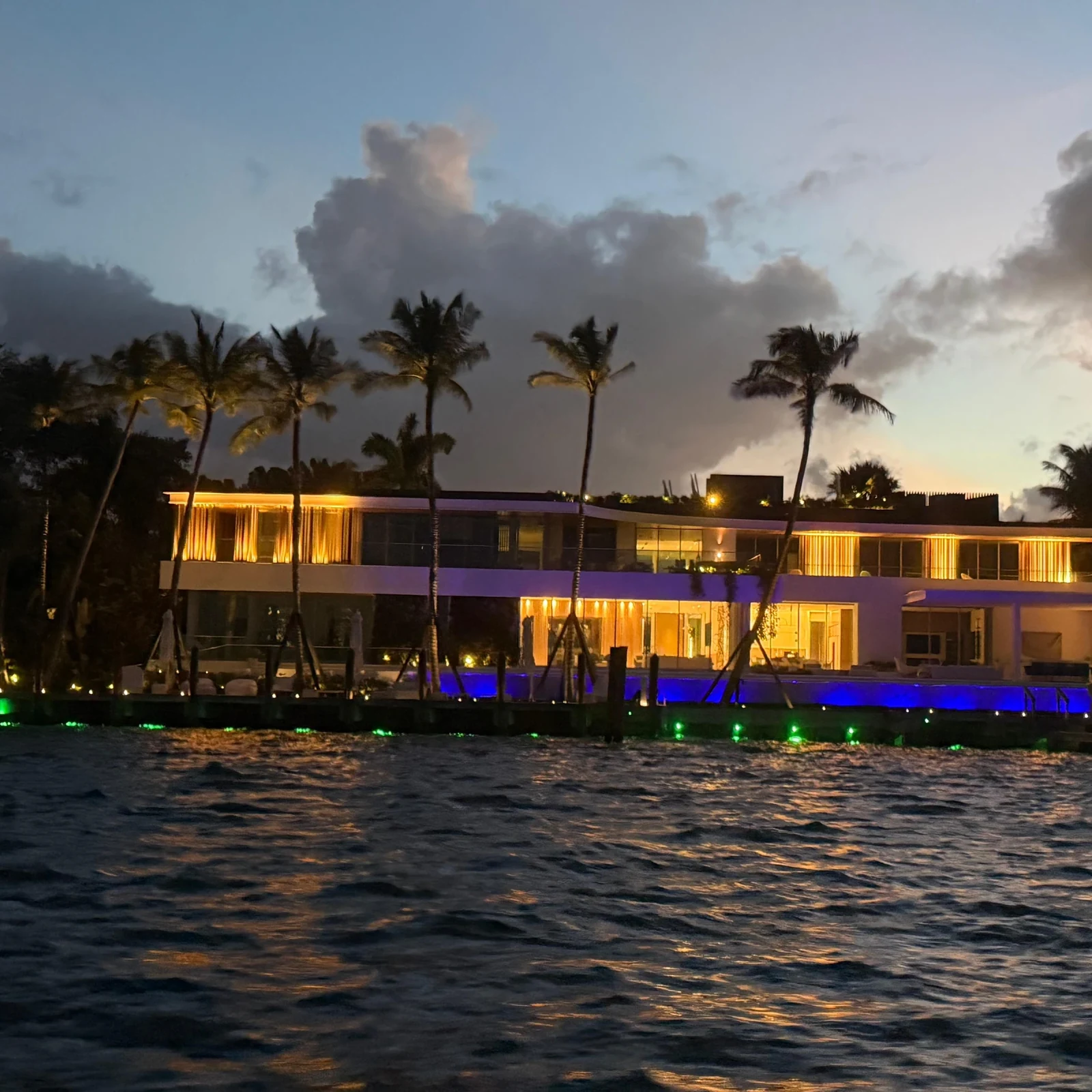 Miami Beach en bateau privé : villas, skyline et Raccoon Island