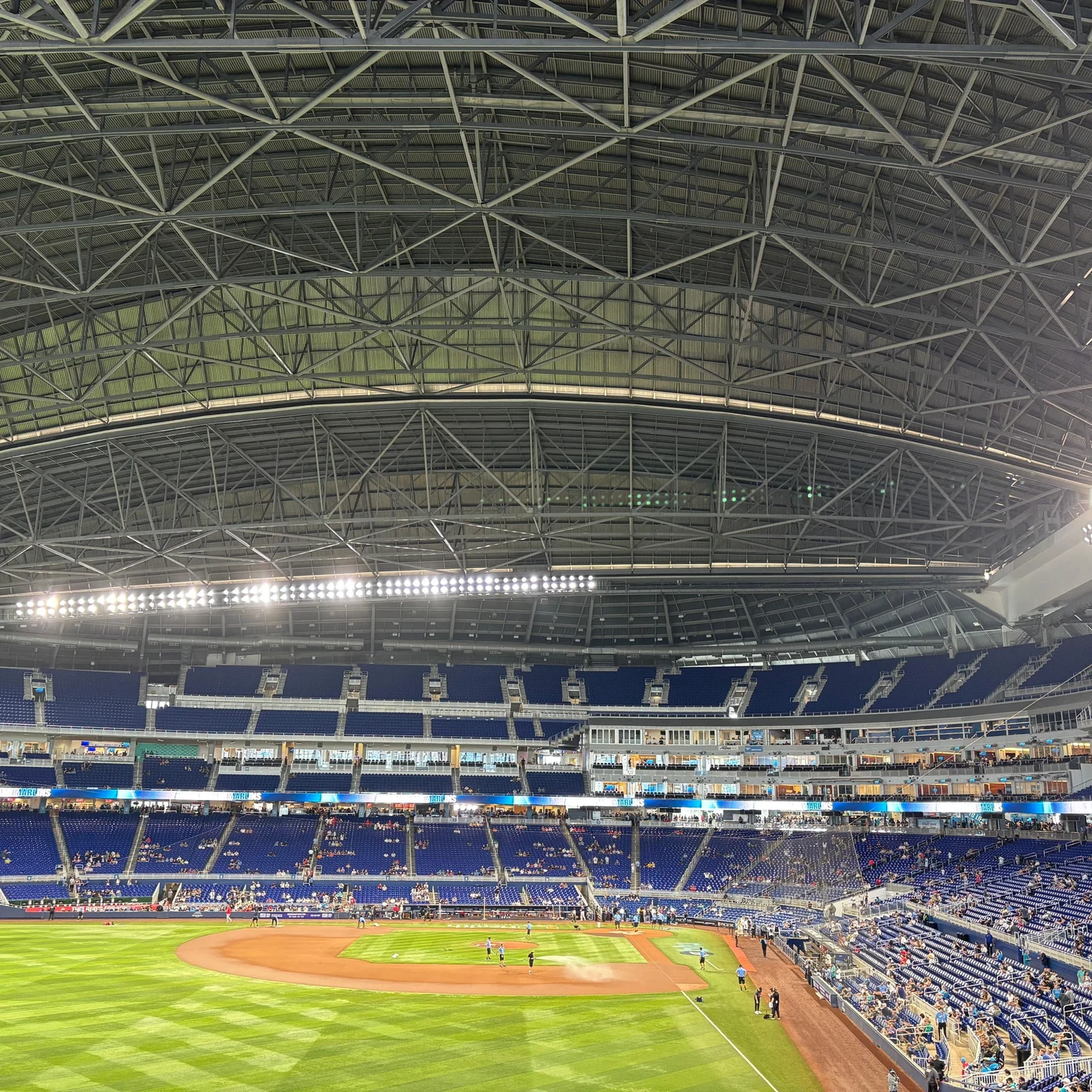 Miami Marlins en LoanDepot Park: entrada MLB con asiento reservado, ¿merece la pena?