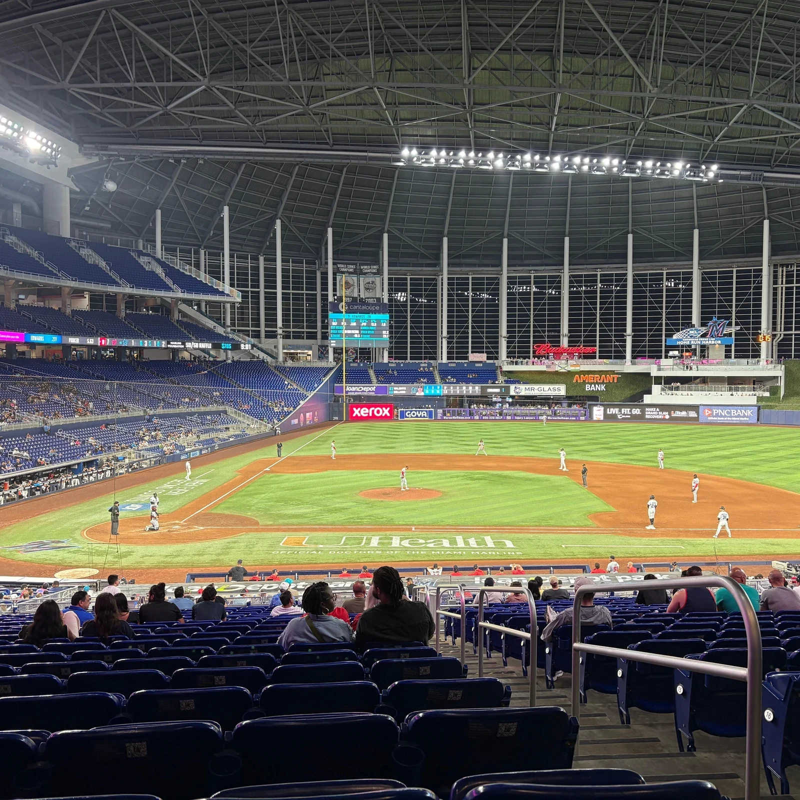 Erlebe die Miami Marlins im LoanDepot Park