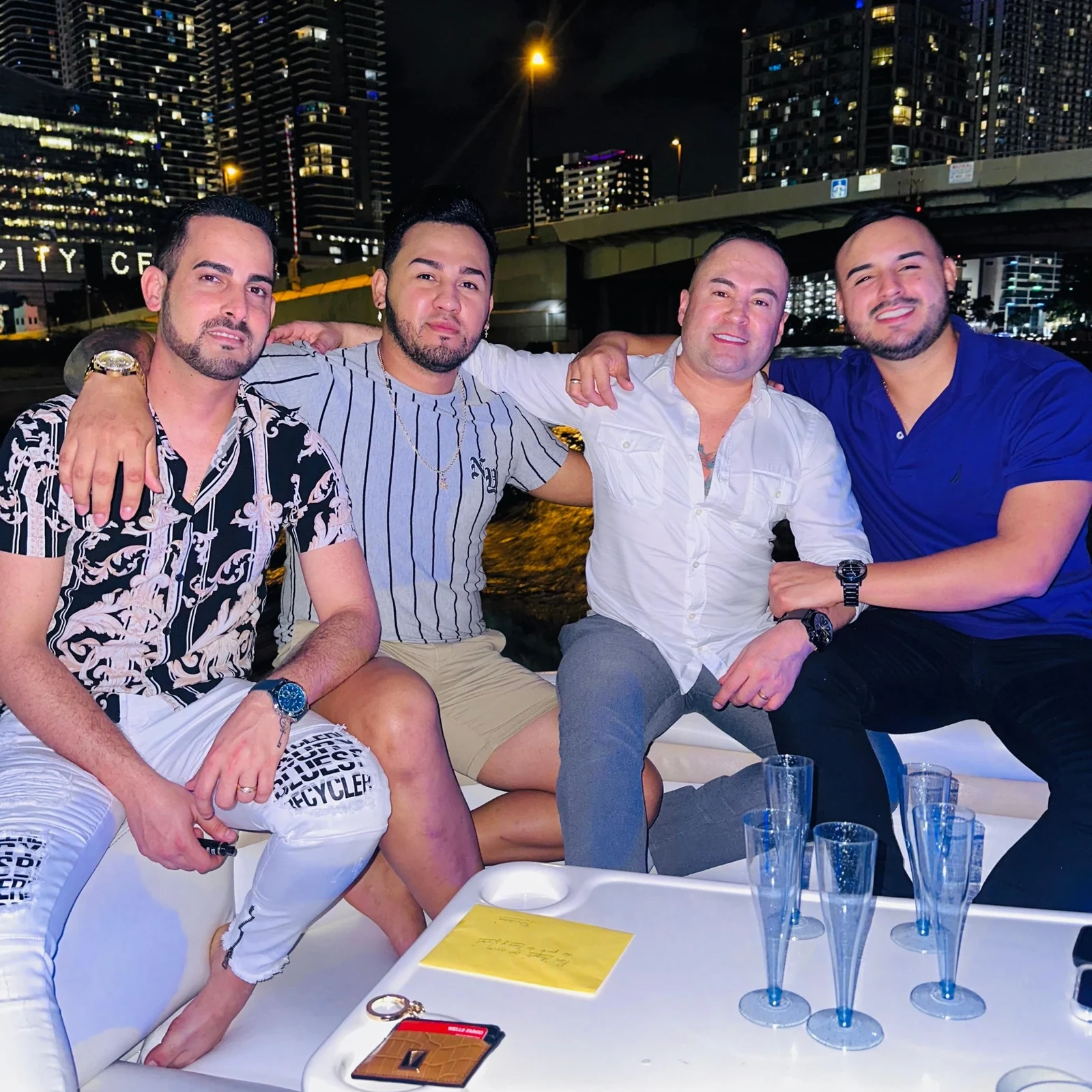 Erlebe Miami vom Wasser aus auf einer Yacht nur für deine Gruppe