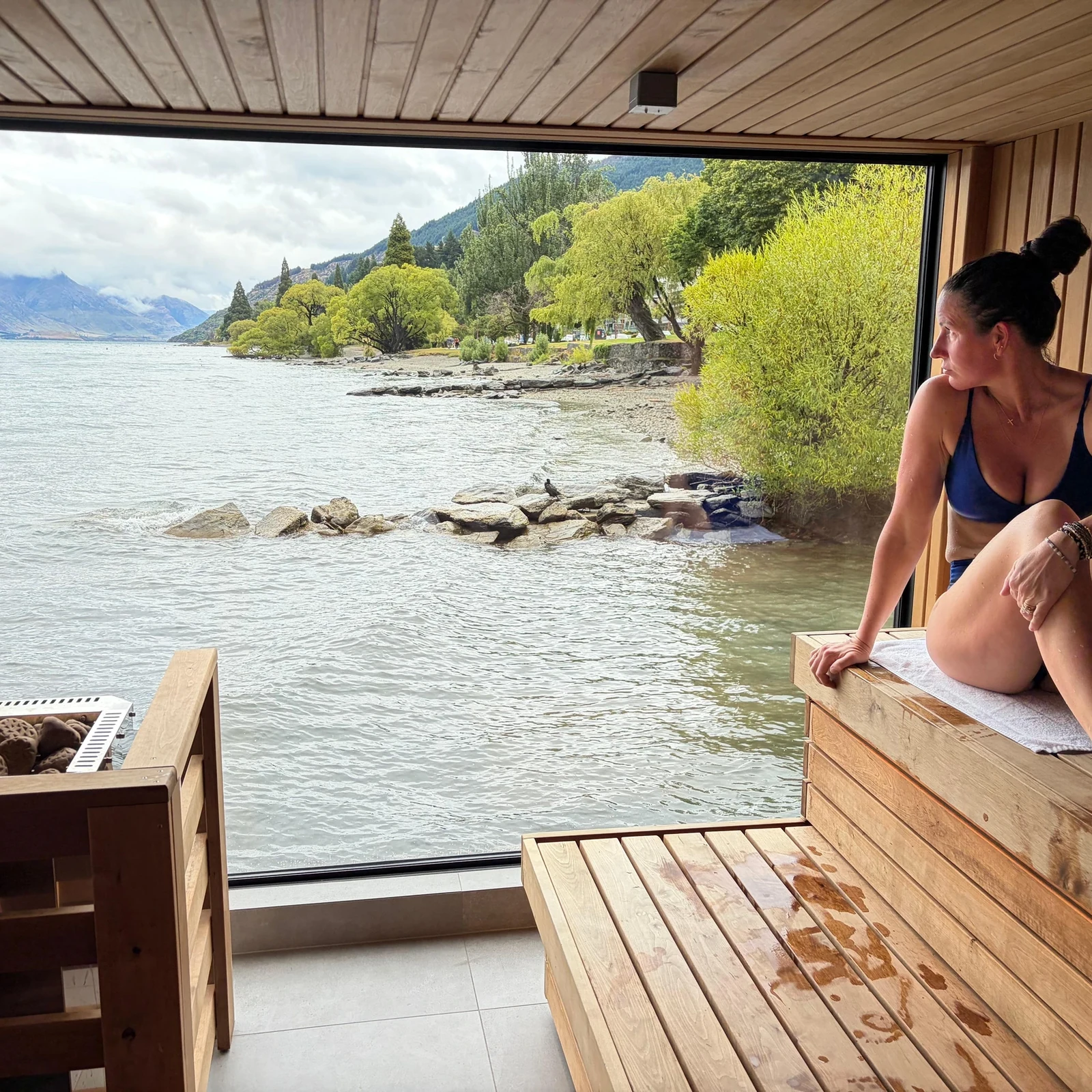 Floating Sauna Queenstown on Lake Whakatipu: Cold Plunge and Alpine Views