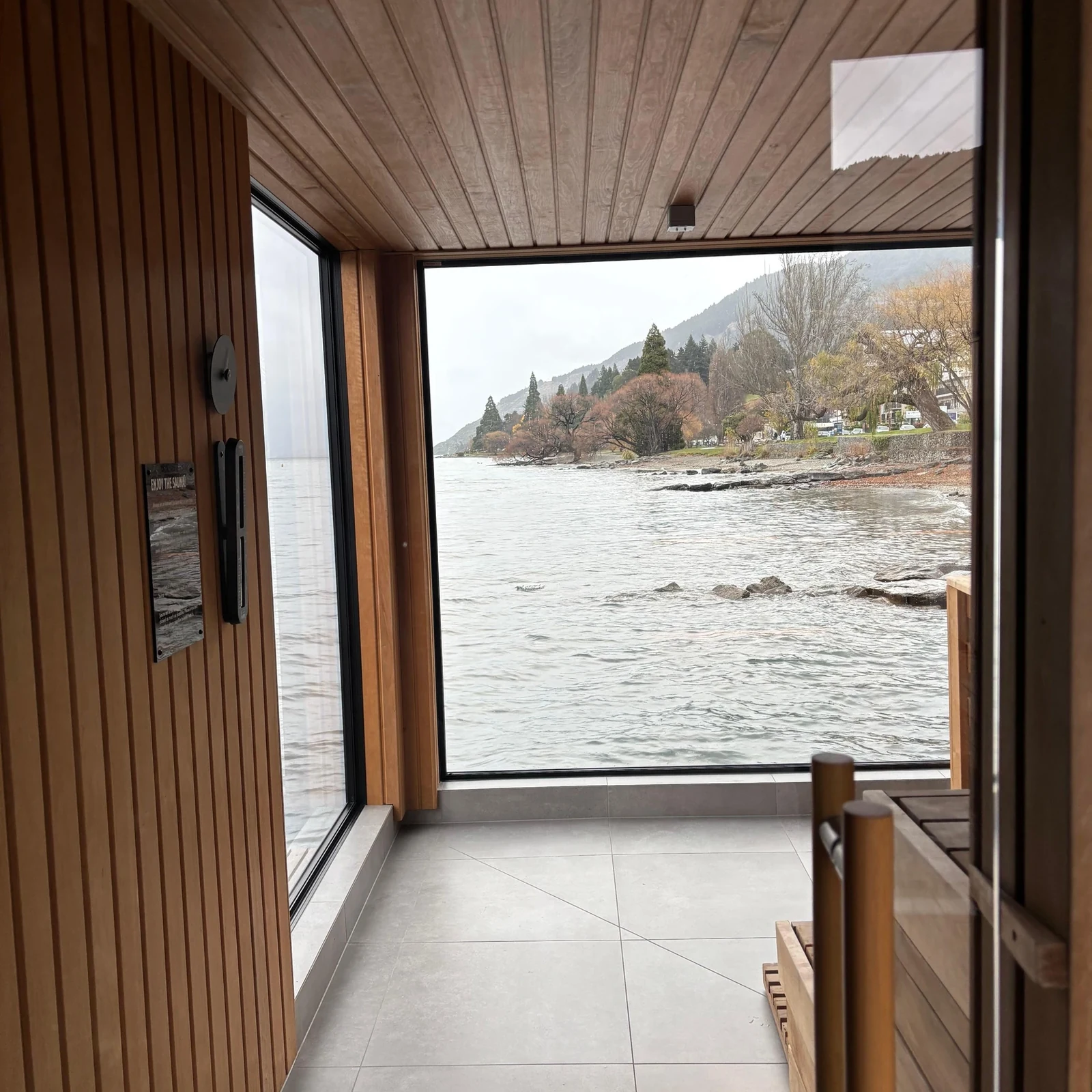Floating Sauna Queenstown on Lake Whakatipu