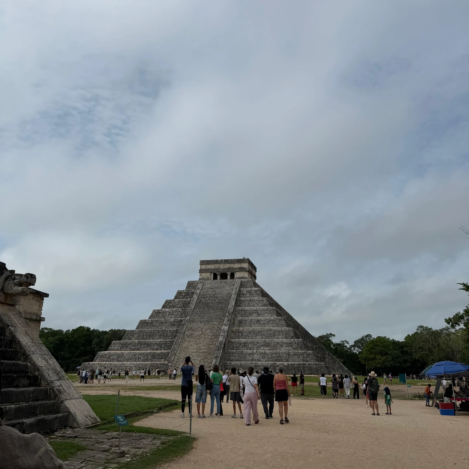 Chichén Itzá Tour mit Cenote und Valladolid ab Cancún