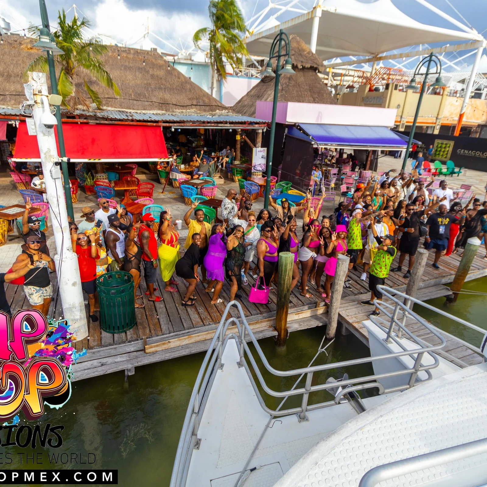 Hip Hop Sessions Party Boat in Cancún: DJ, Open Bar und Badestopp