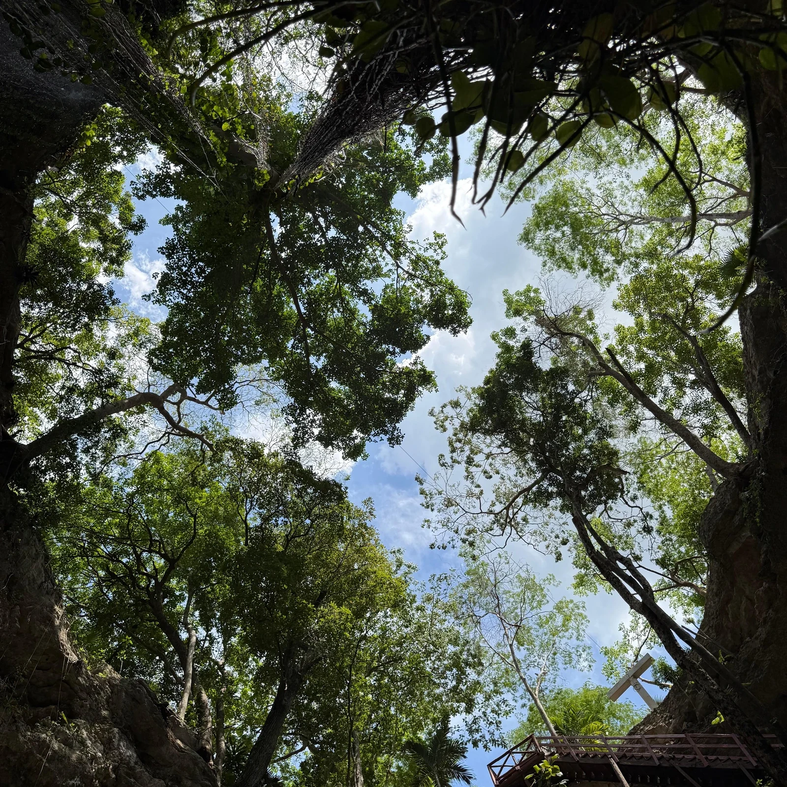 Chichén Itzá Tour from Cancún: Cenote Chichikan & Valladolid