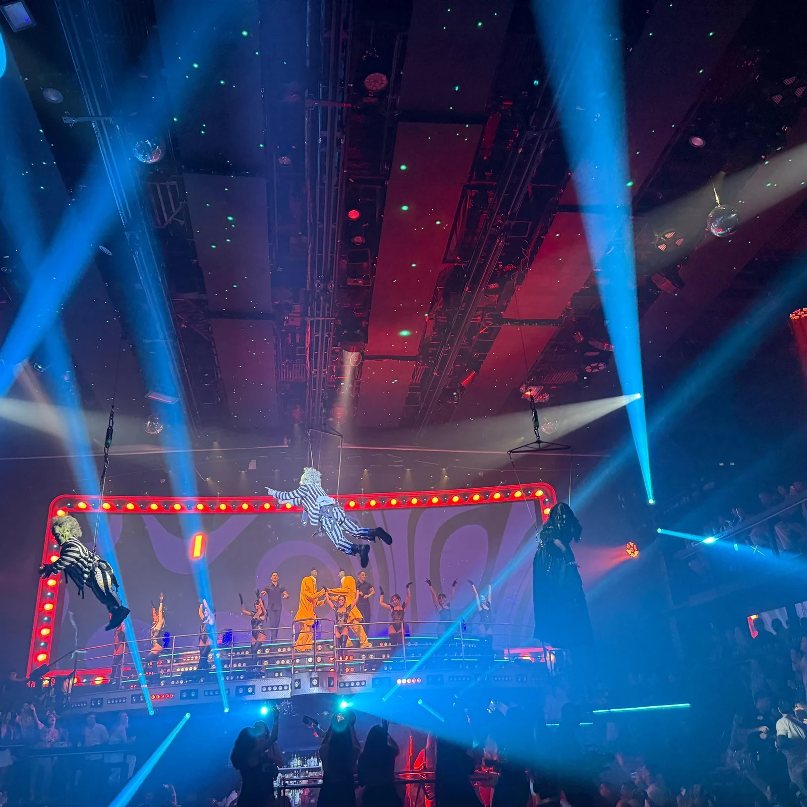 Coco Bongo Cancun Tickets: Live Show and Party in the Hotel Zone