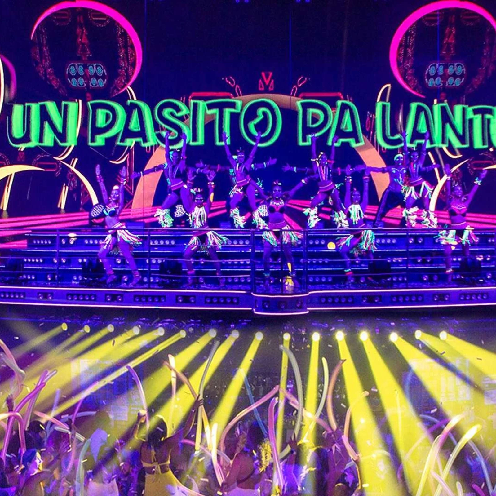 Coco Bongo Family Sunset Show Gold Member in Cancún