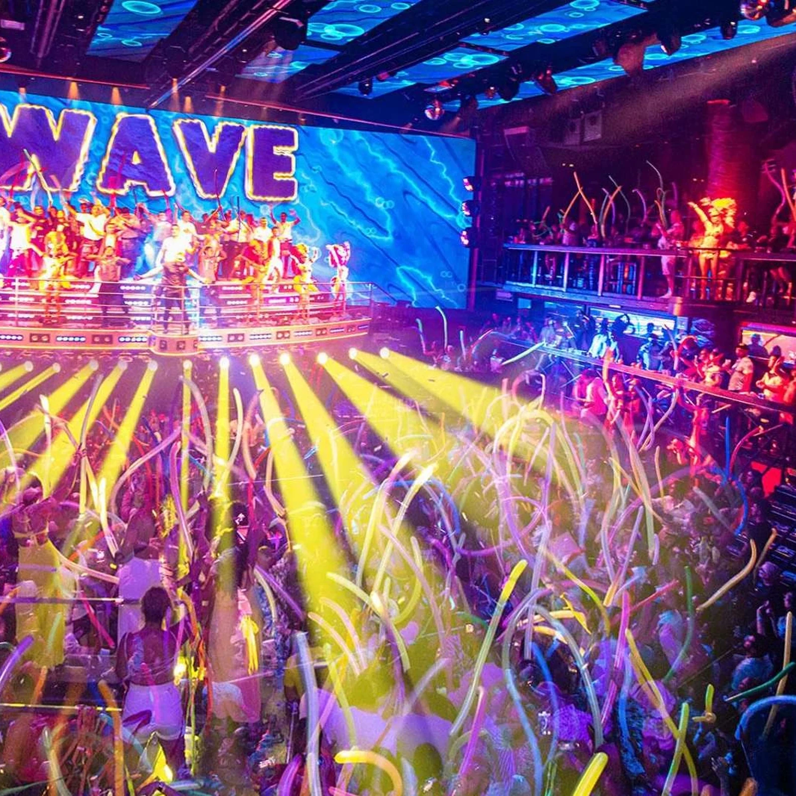 Coco Bongo Family Sunset Show Gold Member in Cancún