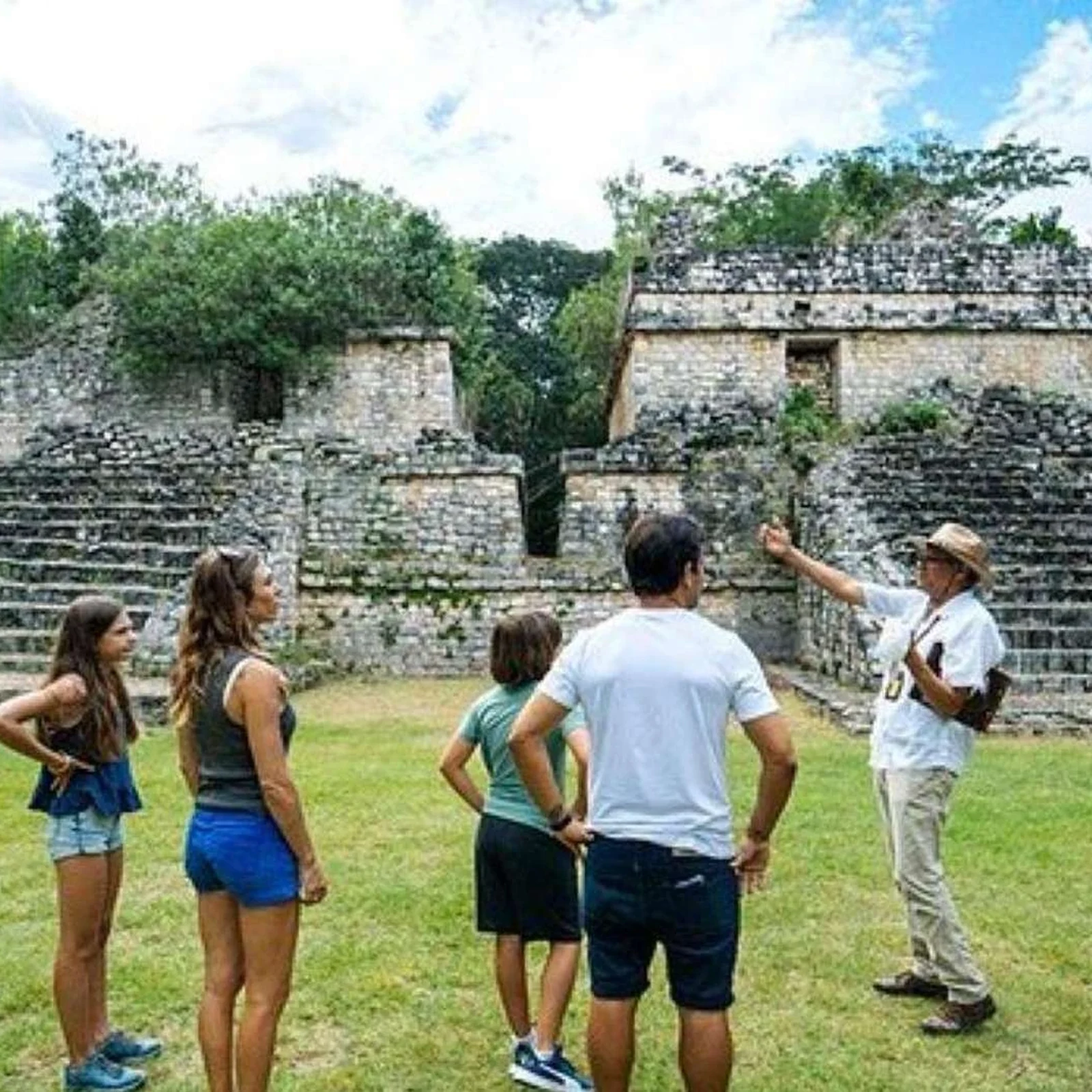 Private Ek Balam and Valladolid Tour from Cancún with Saamal Cenote