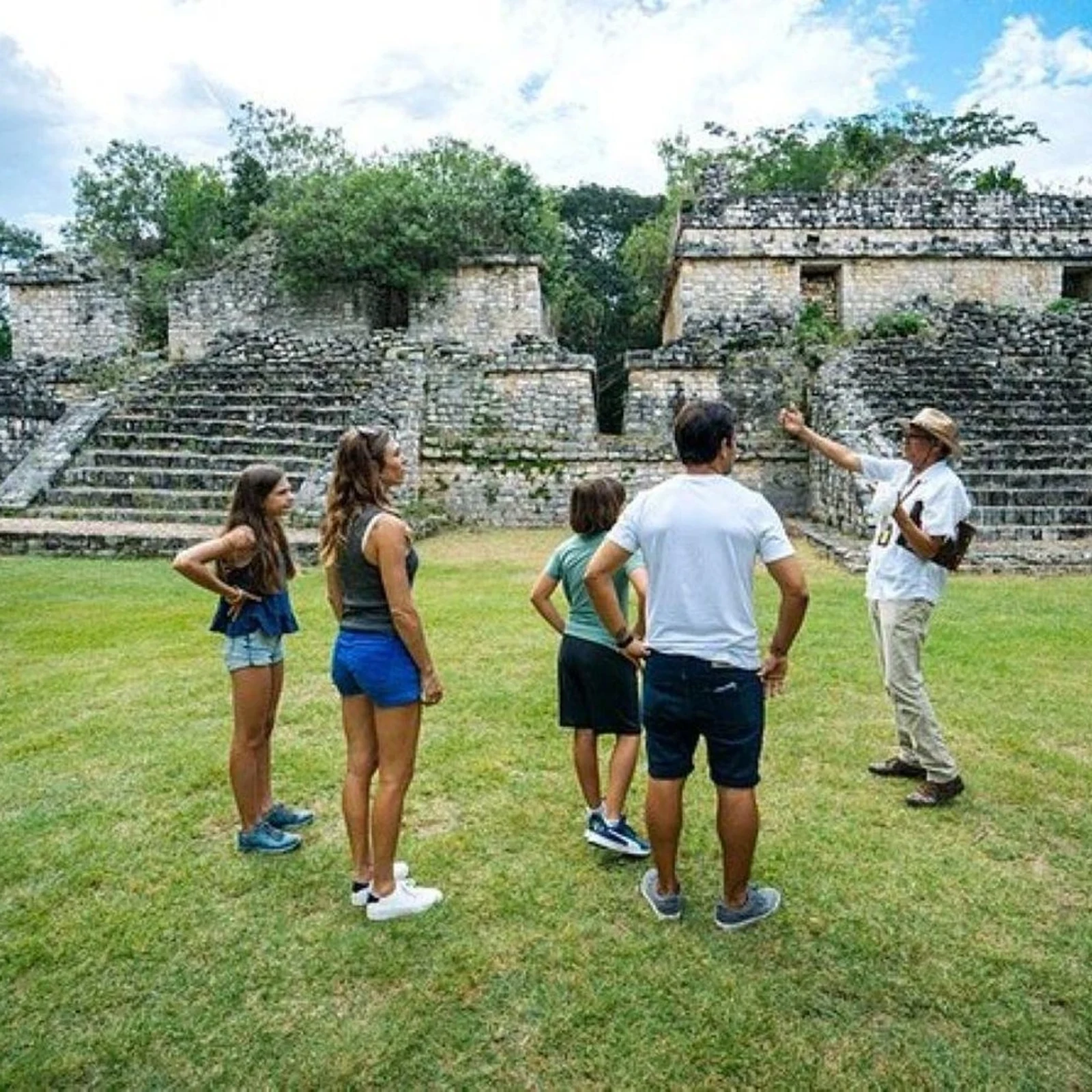 Private Ek Balam and Valladolid Tour from Cancún with Saamal Cenote