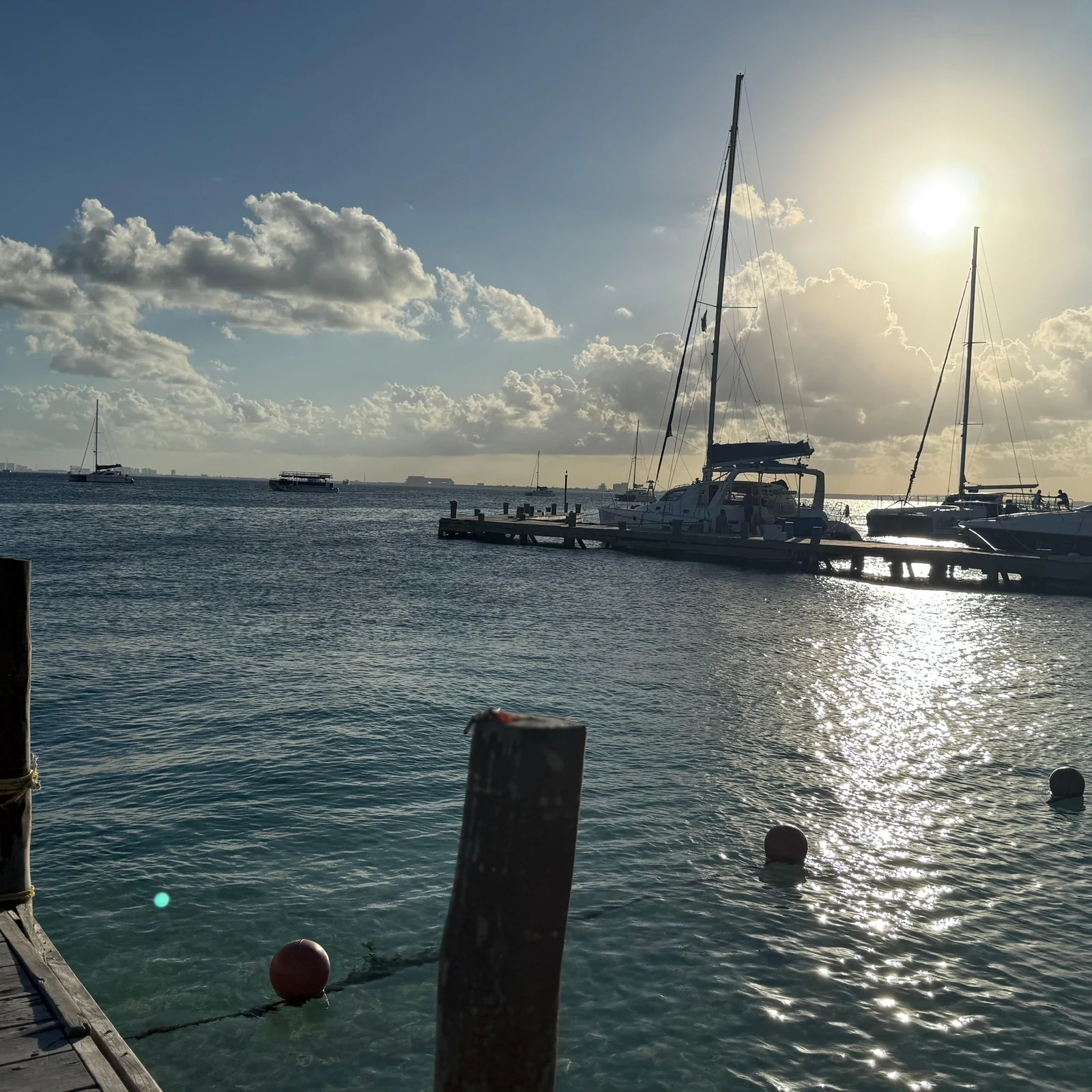Tour a Isla Mujeres desde Cancún en catamarán con snorkel y Playa Norte