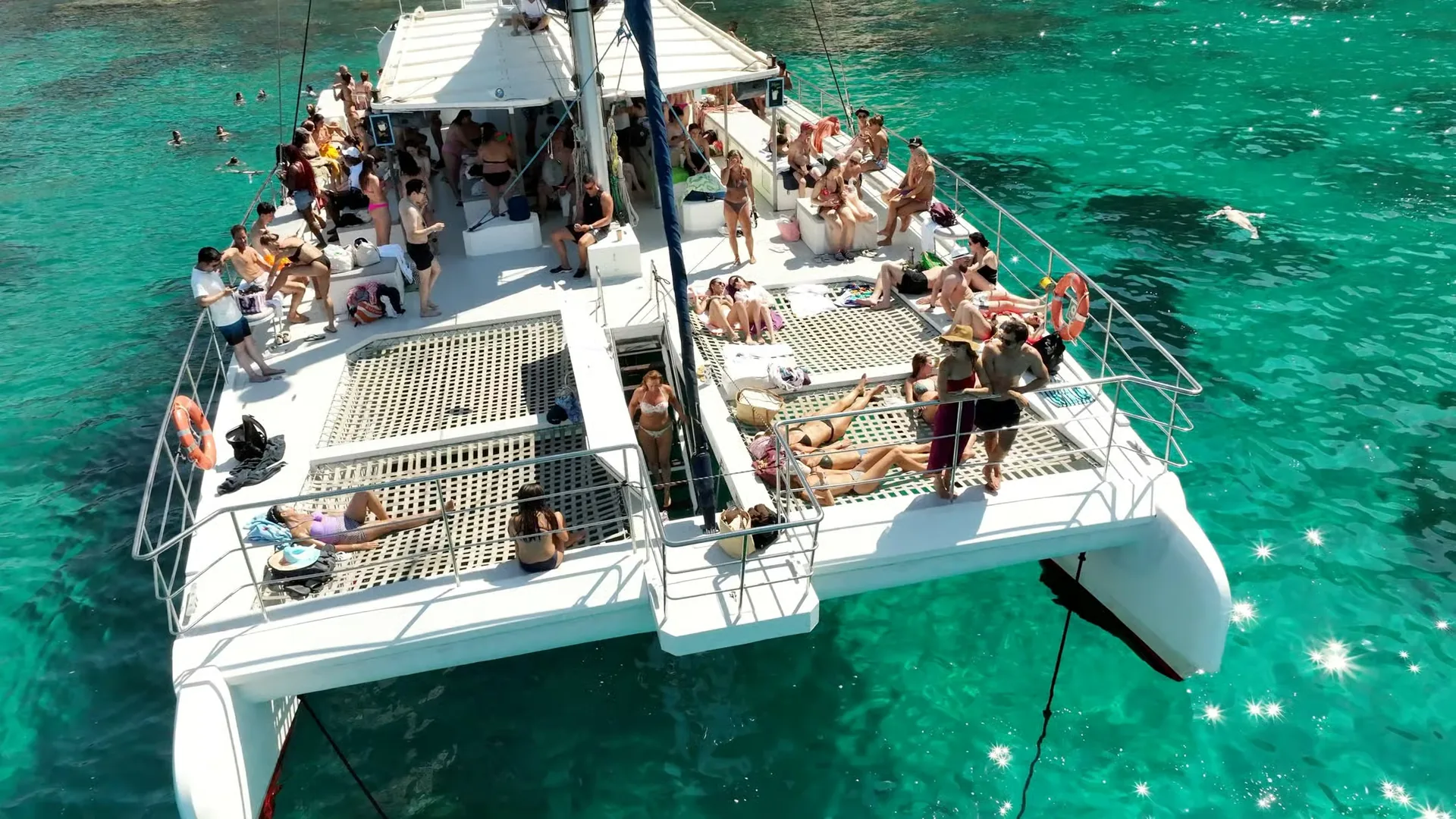 Crucero en catamarán por la bahía de Palma con baño y snorkel