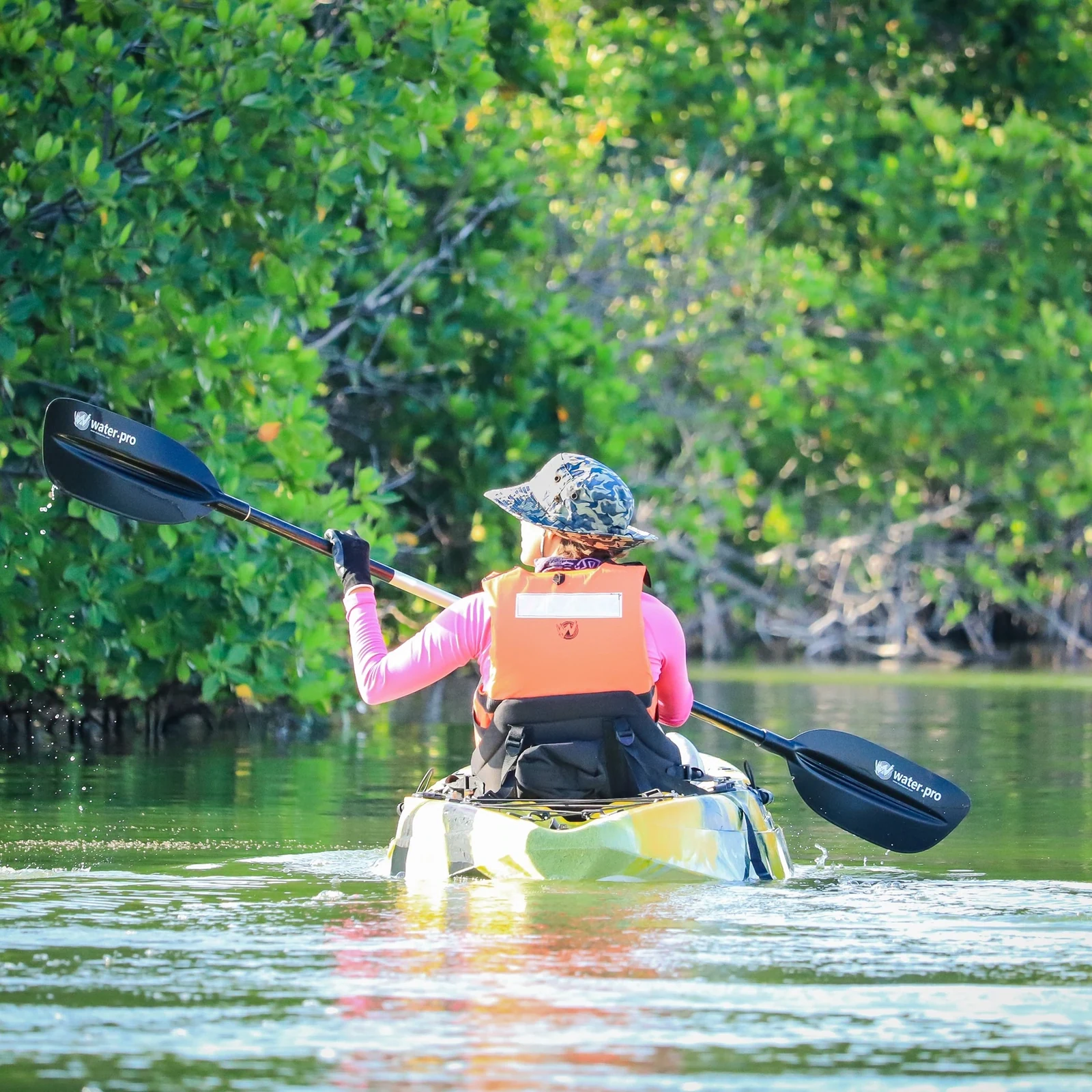 Kayak au coucher du soleil à Cancún dans les mangroves