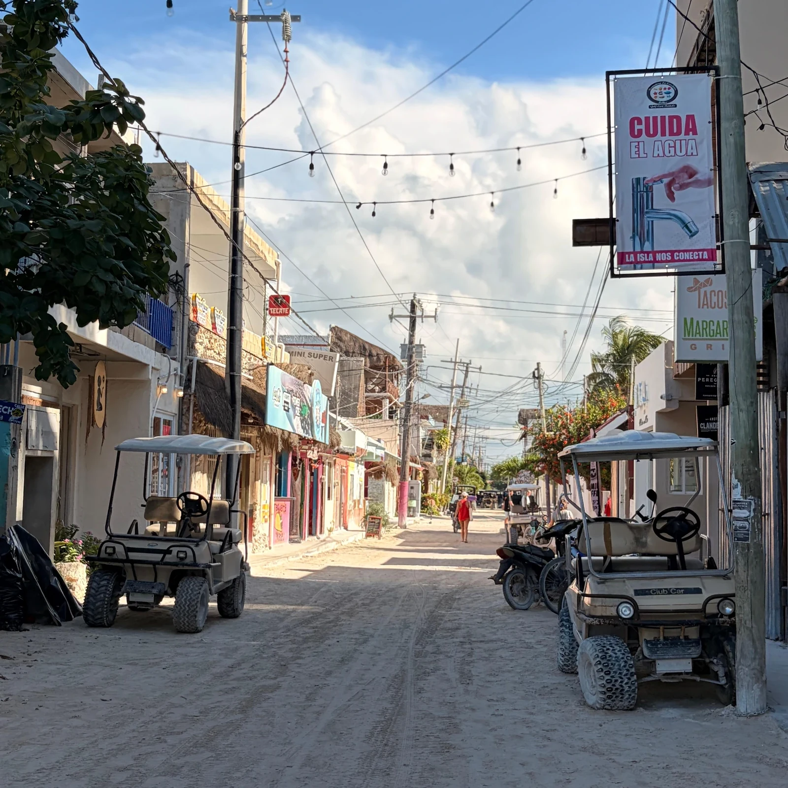 Holbox Tour from Cancun or Puerto Morelos: Boat Trip, Beaches and Lunch