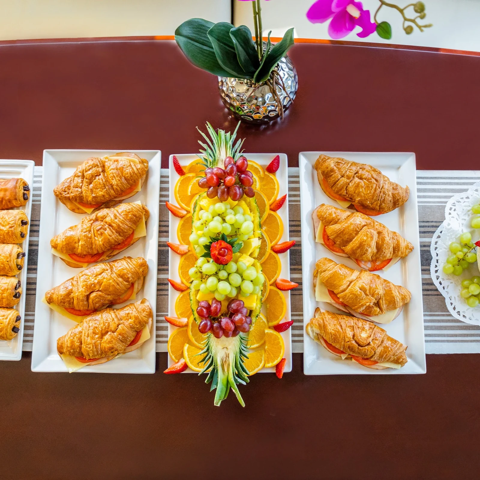 Dubai vom Wasser aus: Yachttour, Skyline und optionales BBQ