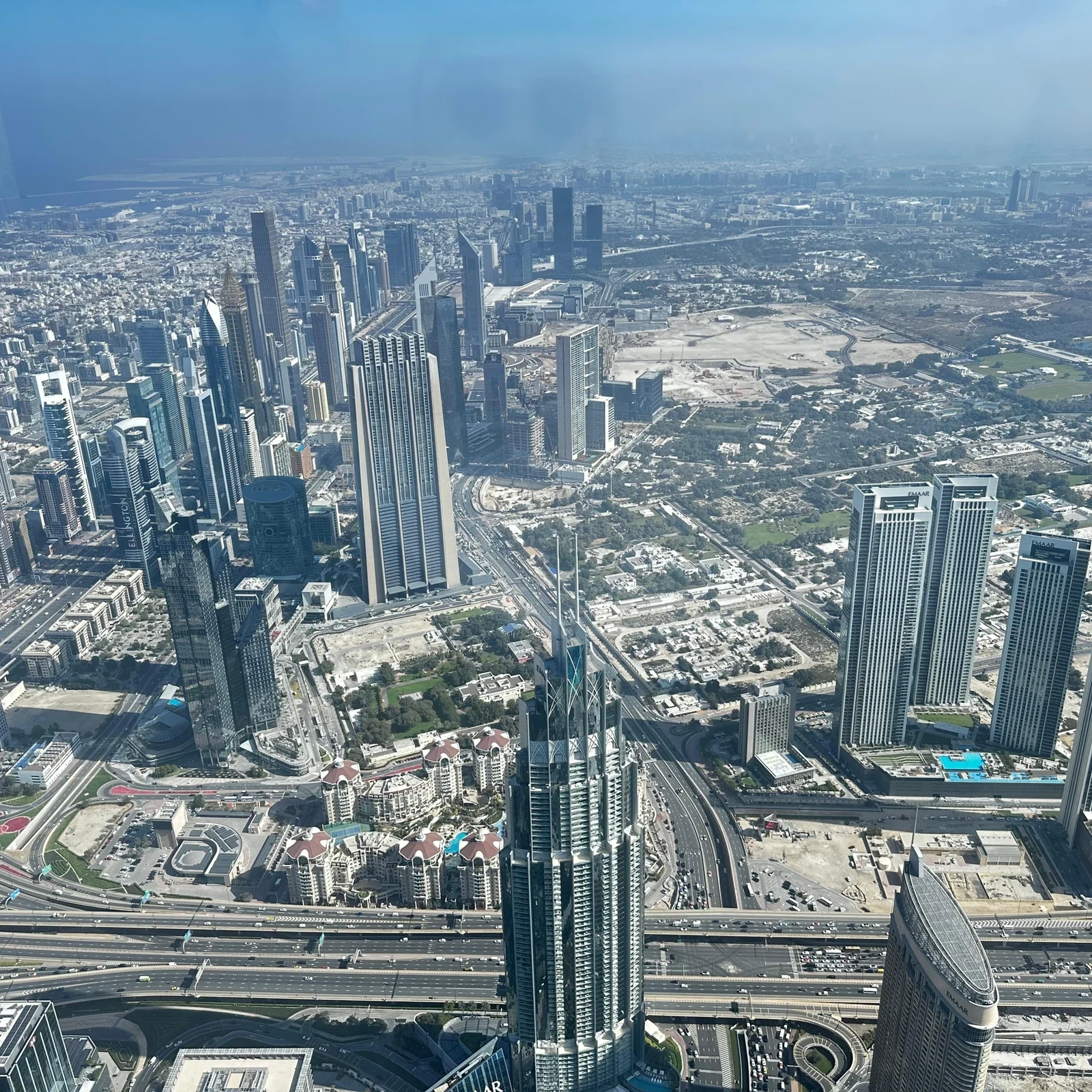 Burj Khalifa SKY: Ebene 148 auf 555 m plus Ebenen 124 und 125