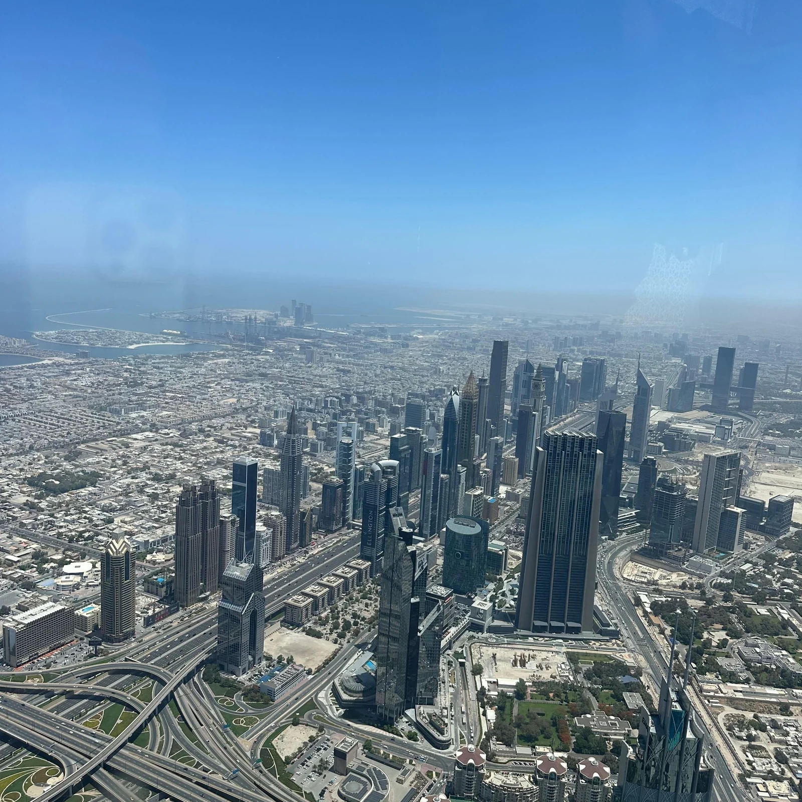 Burj Khalifa SKY: Ebene 148 auf 555 m plus Ebenen 124 und 125