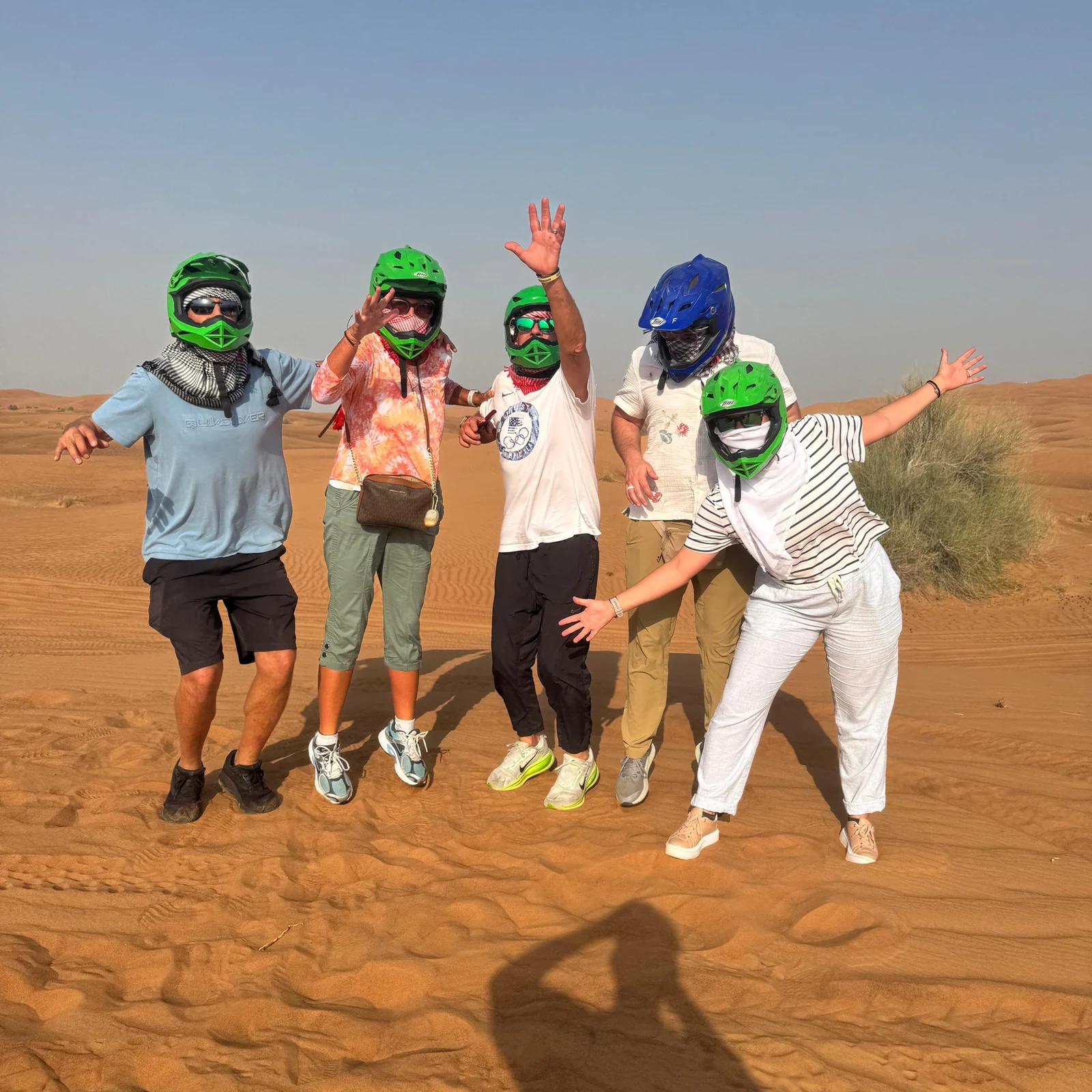 Safari por las dunas rojas de Dubái con cena BBQ y quad opcional