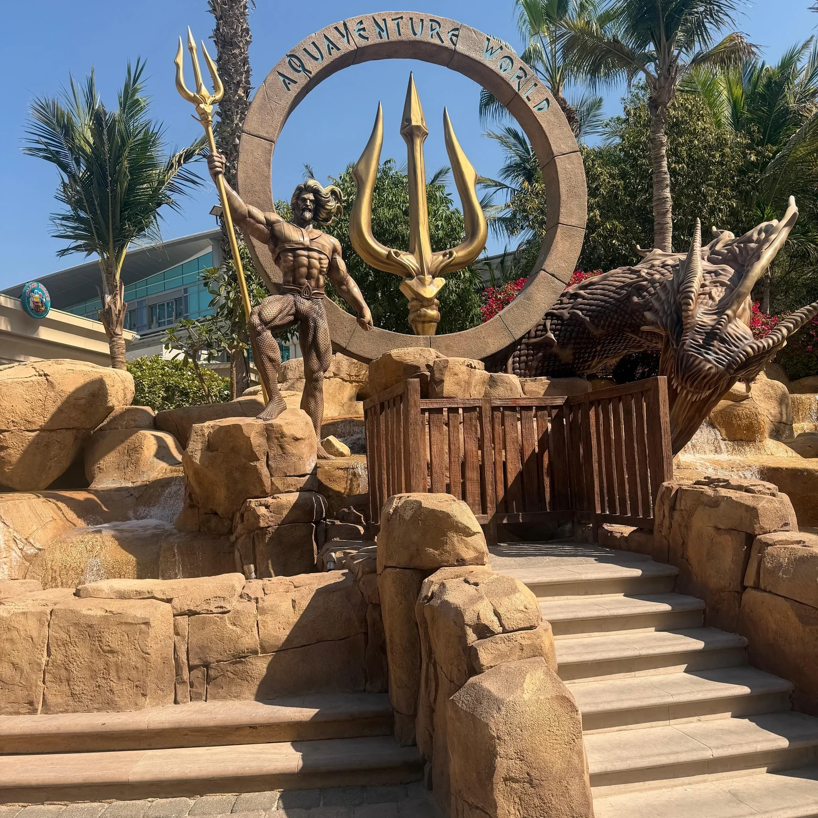 Atlantis Aquaventure Dubai: über 105 Rutschen, Privatstrand und ein ganzer Tag im Wasser