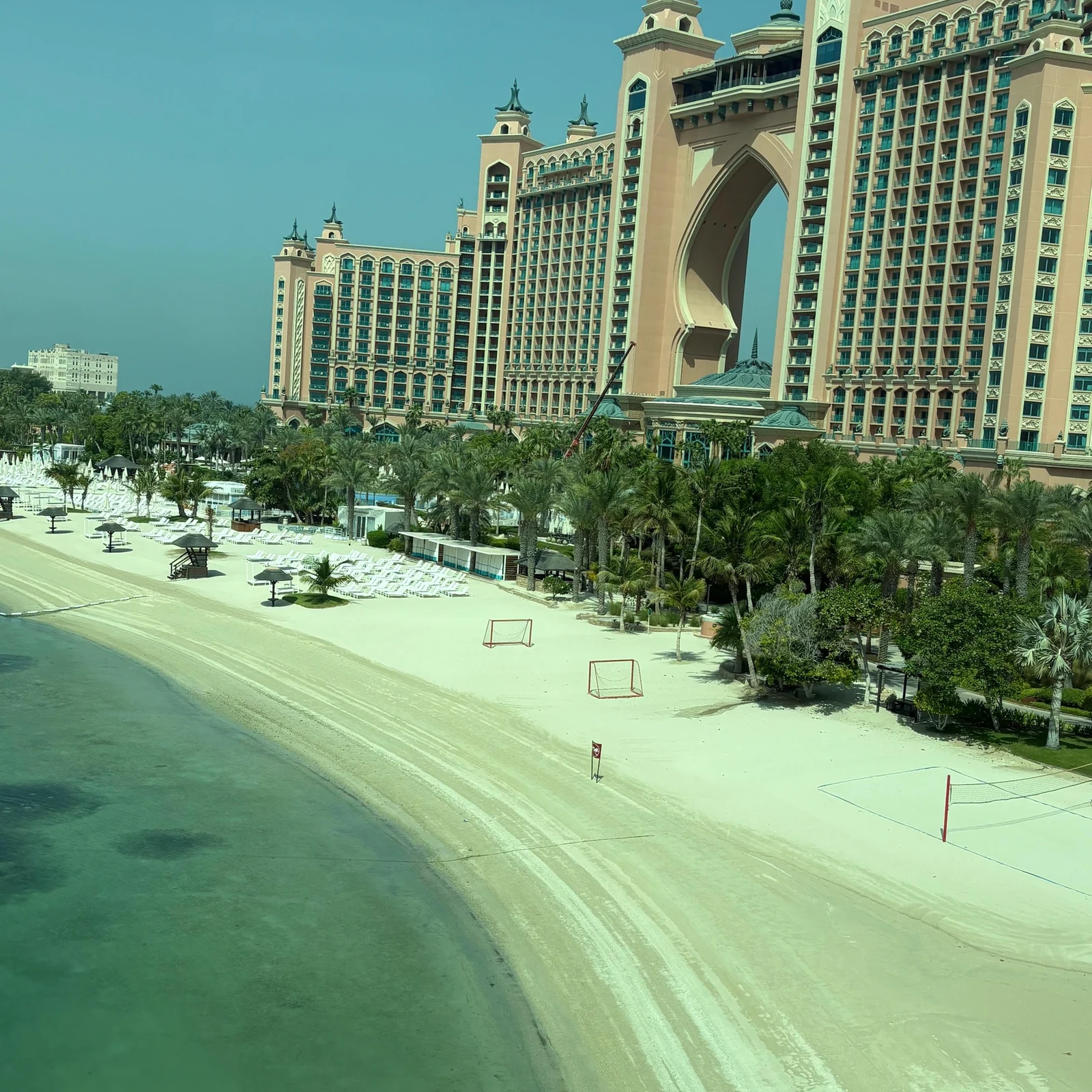 Atlantis Aquaventure Dubai: über 105 Rutschen, Privatstrand und ein ganzer Tag im Wasser