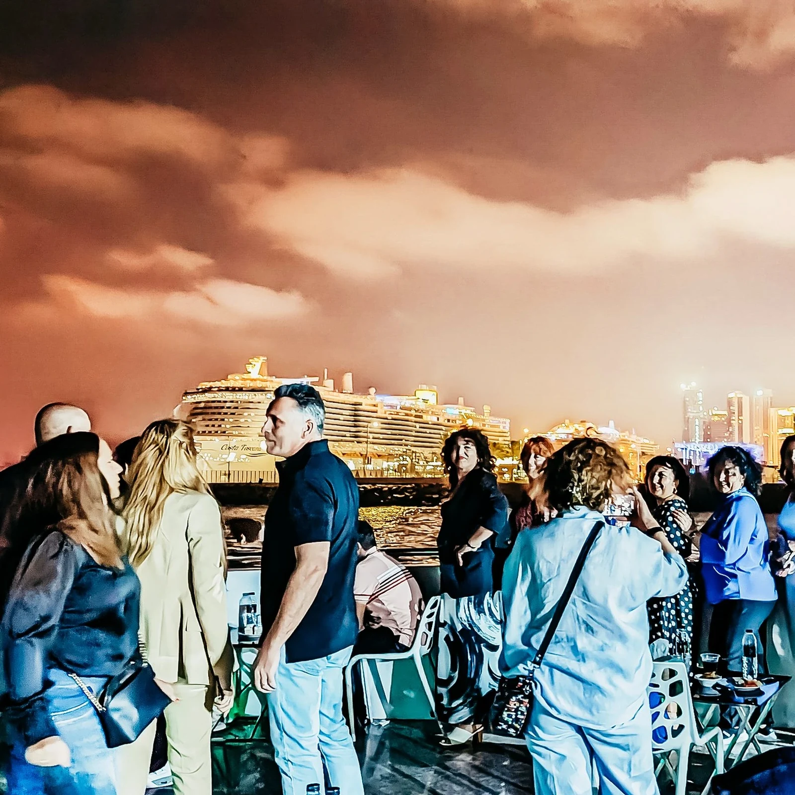 Dubai by night on a mega yacht with buffet dinner and live shows