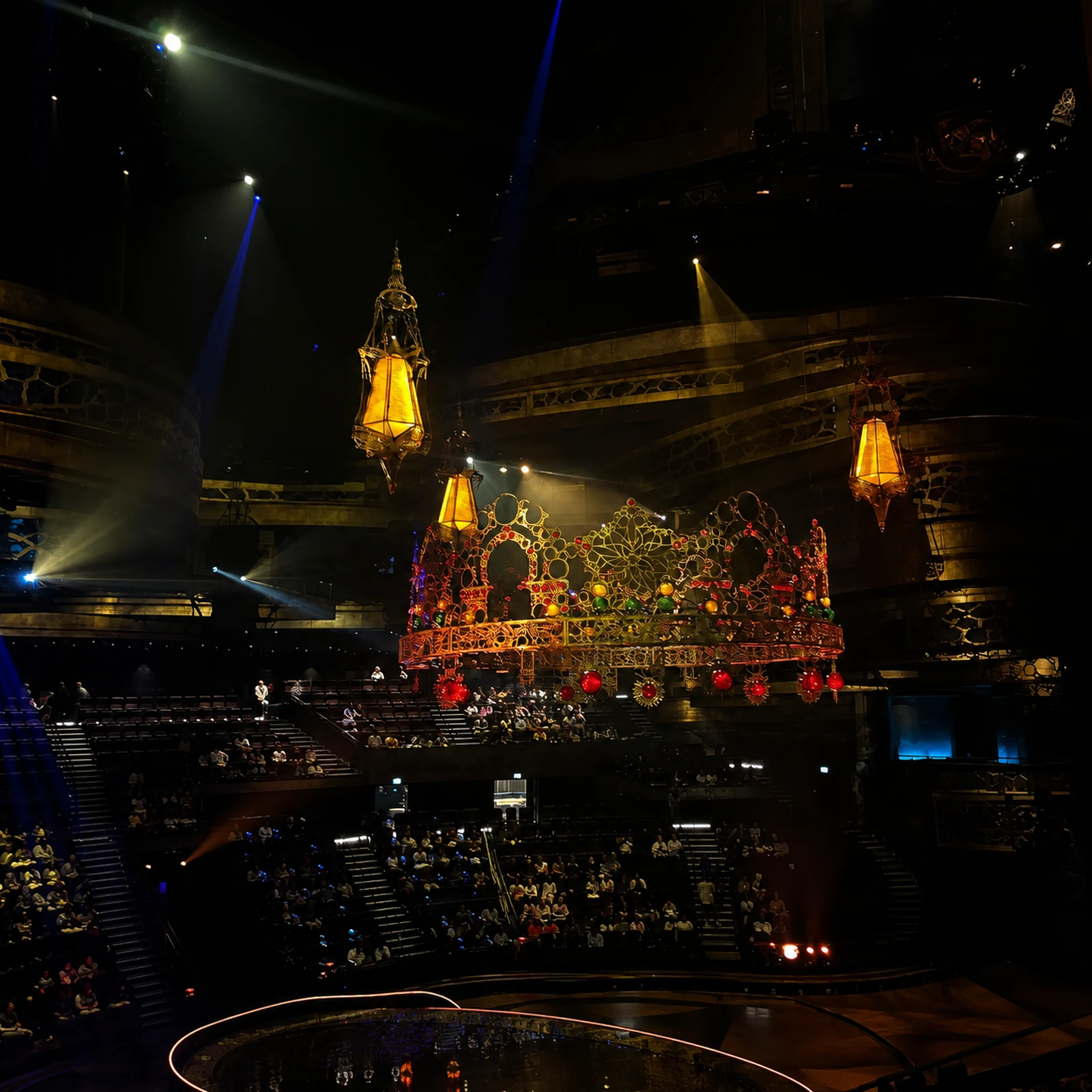 La Perle by Dragone: 90 Minuten Wasser und Akrobatik in Dubai