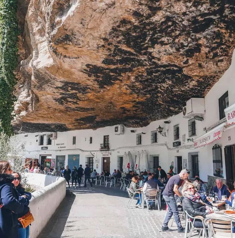 Excursión Pueblos Blancos y Ronda desde Sevilla: Zahara, Setenil y Ronda