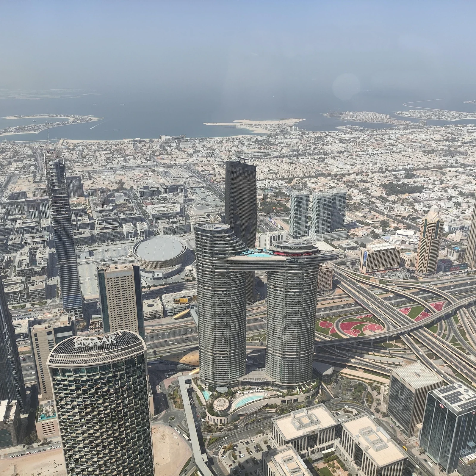 Burj Khalifa niveaux 124 et 125 + Aquarium de Dubaï en une réservation
