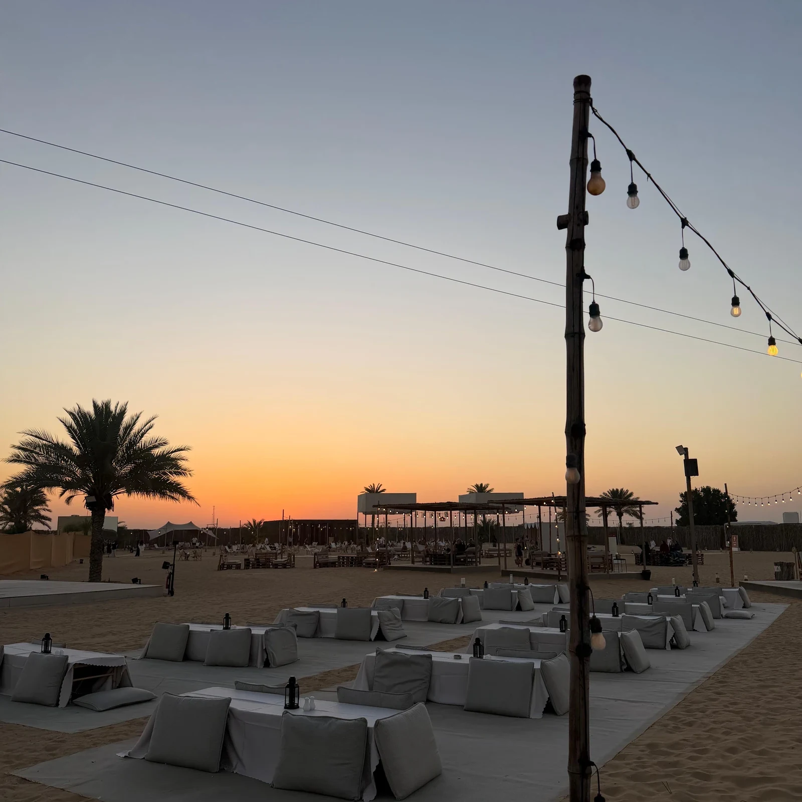 Safari durch Lahbabs rote Dünen mit Kamelritt und Sandboarding