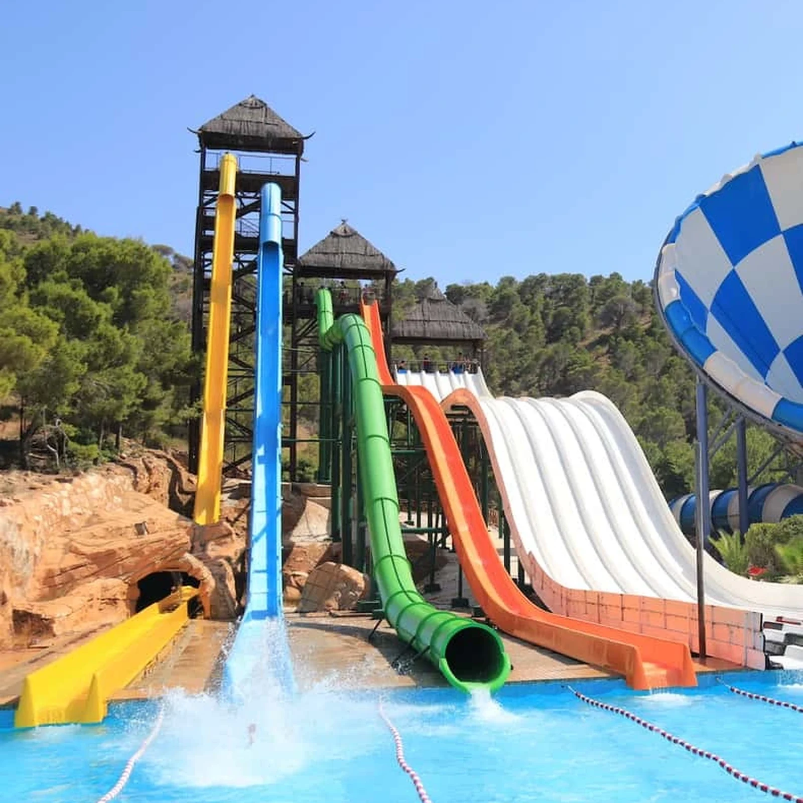 Aqualandia Benidorm : plus de 20 attractions et option Mundomar