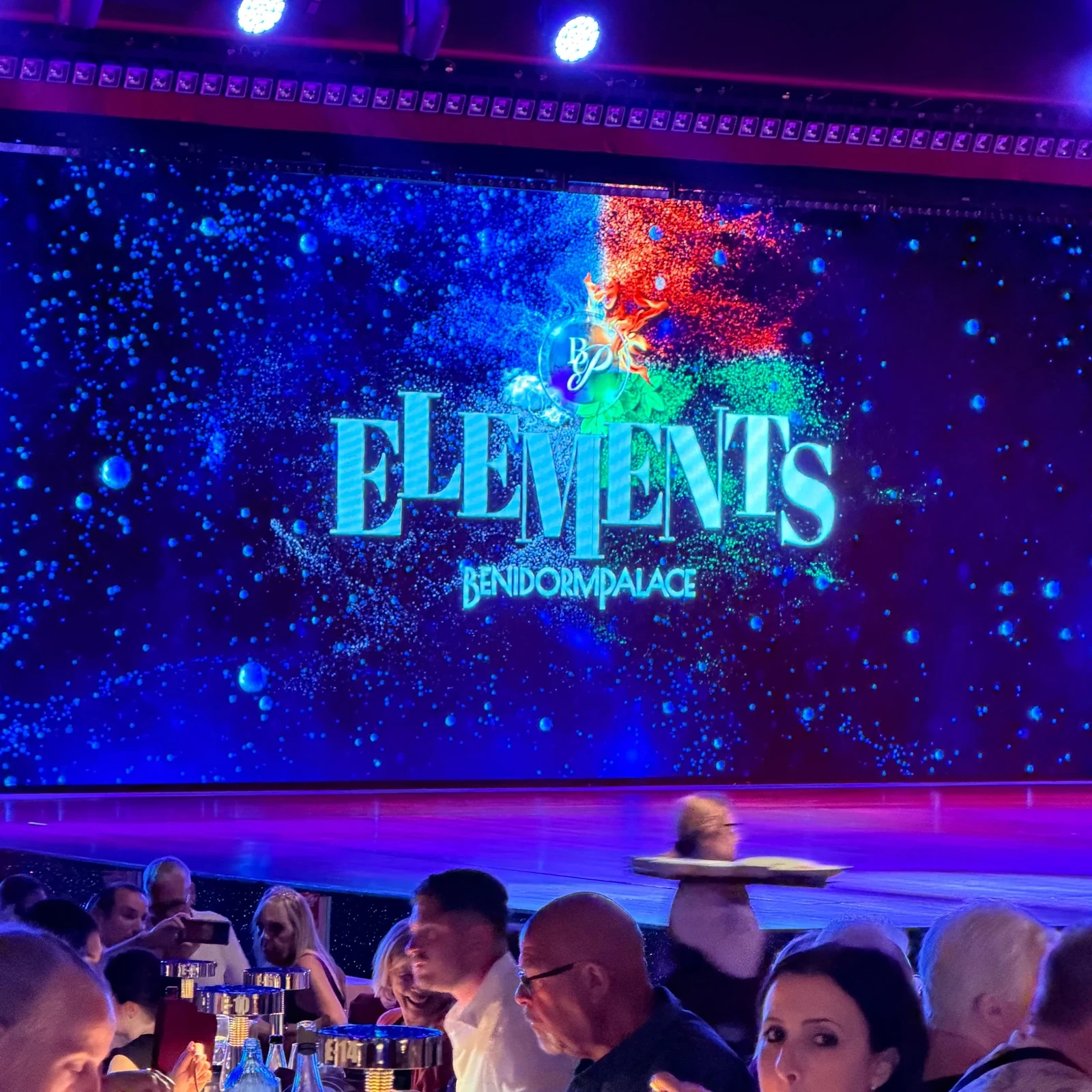 TRIVIUM au Benidorm Palace : musique, magie et acrobaties en une soirée