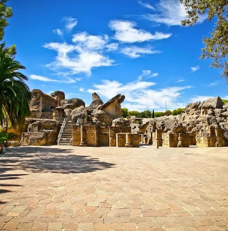Tour por la Itálica romana en Sevilla con entrada incluida