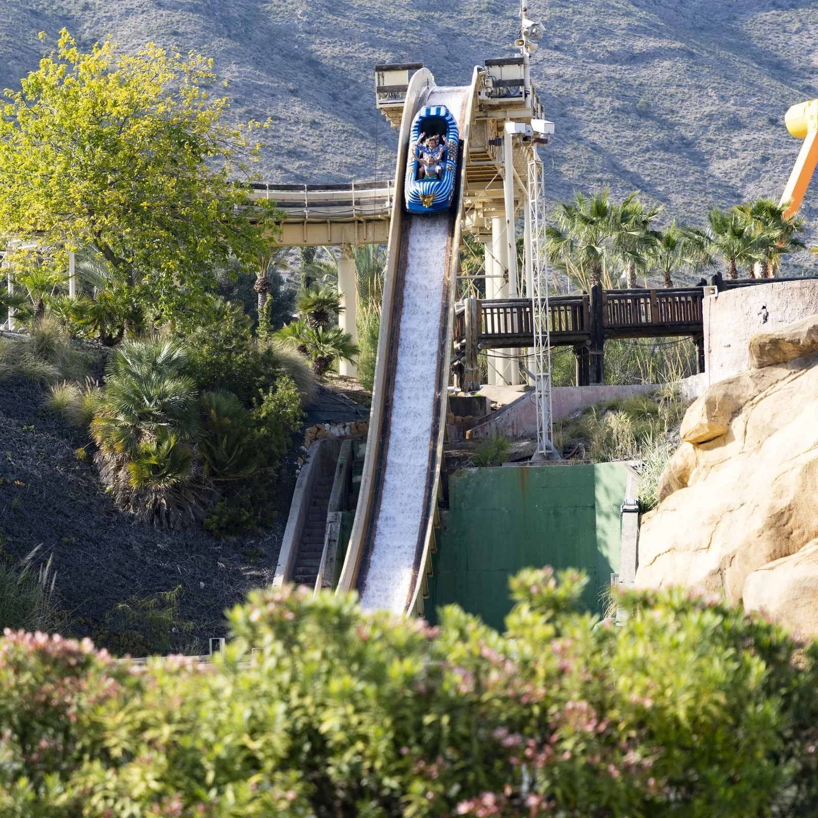 Terra Mítica Benidorm: Fahrgeschäfte, Wasser und antike Welten an einem Tag