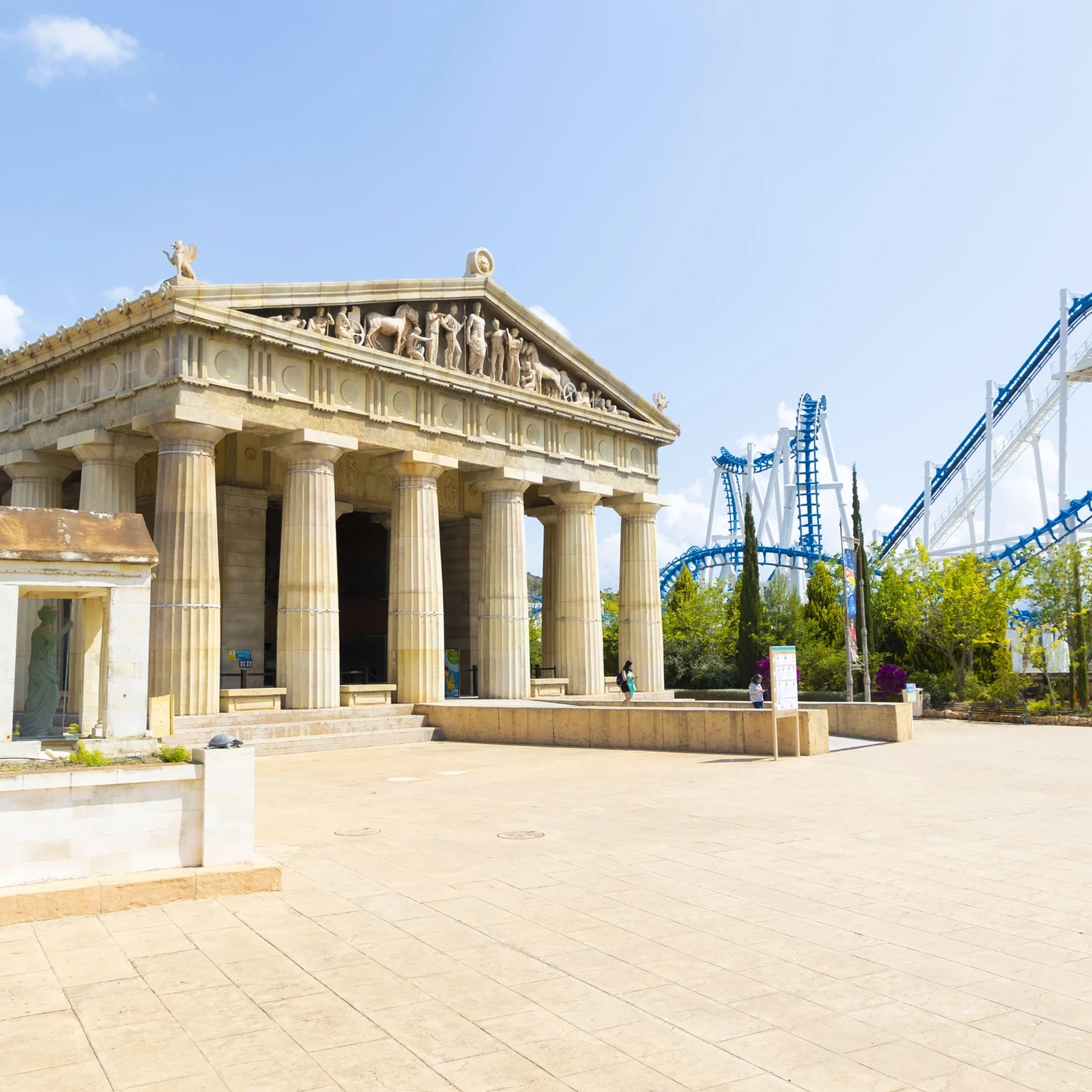 Terra Mítica Benidorm: Fahrgeschäfte, Wasser und antike Welten an einem Tag