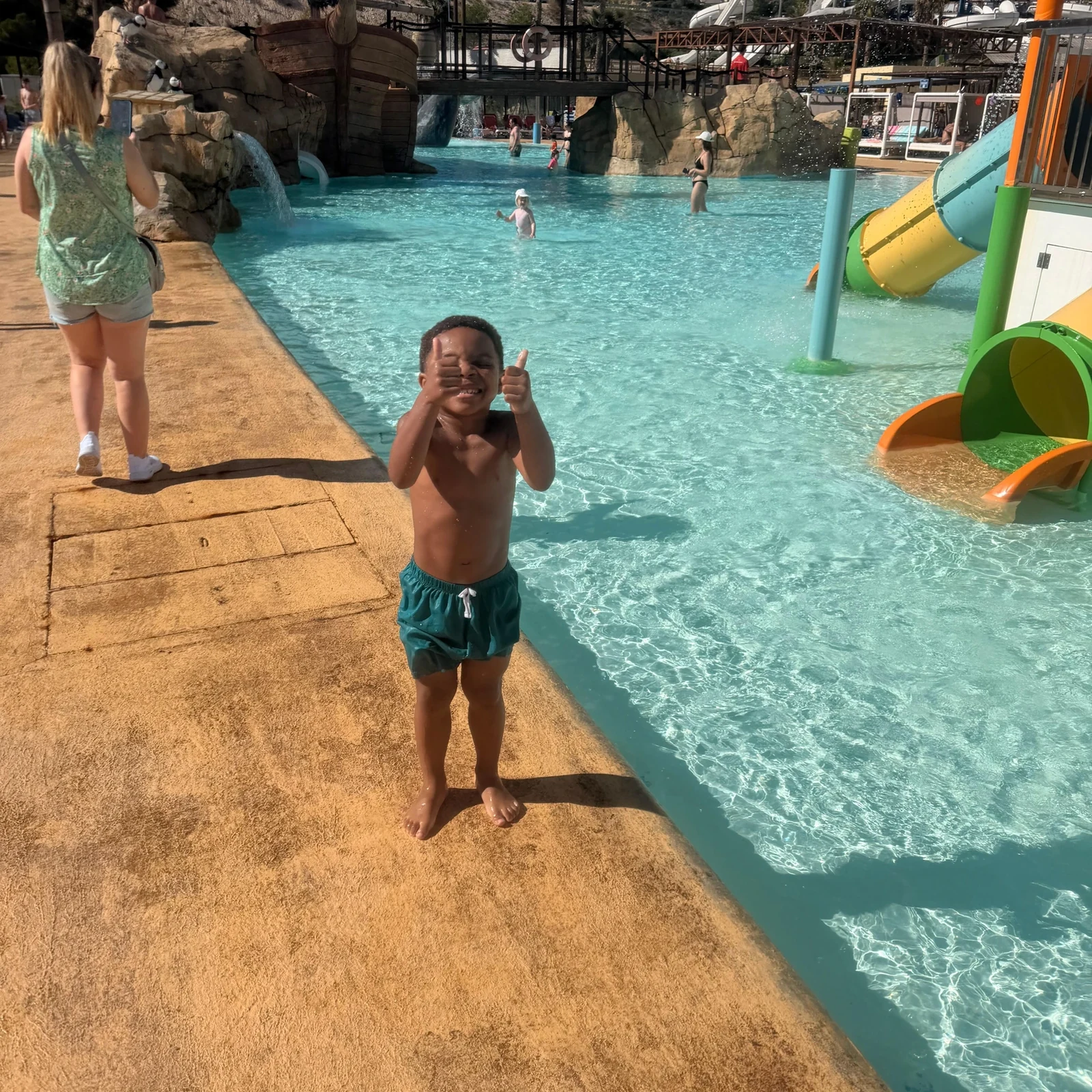 Aqua Natura Benidorm: ein Tag mit Rutschen, Pools und freier Zeiteinteilung