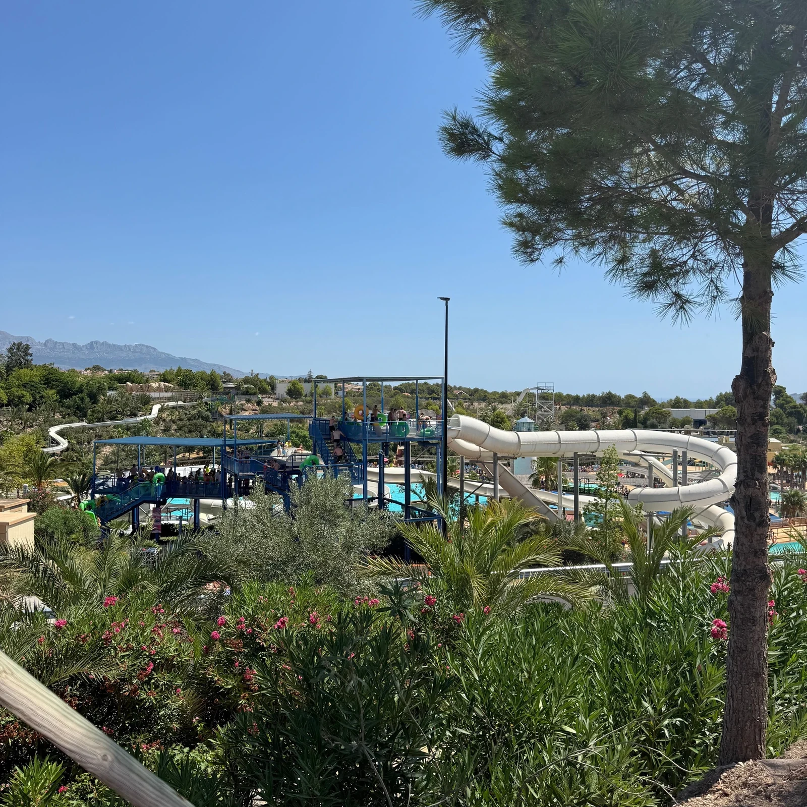 Aqua Natura Benidorm: ein Tag mit Rutschen, Pools und freier Zeiteinteilung
