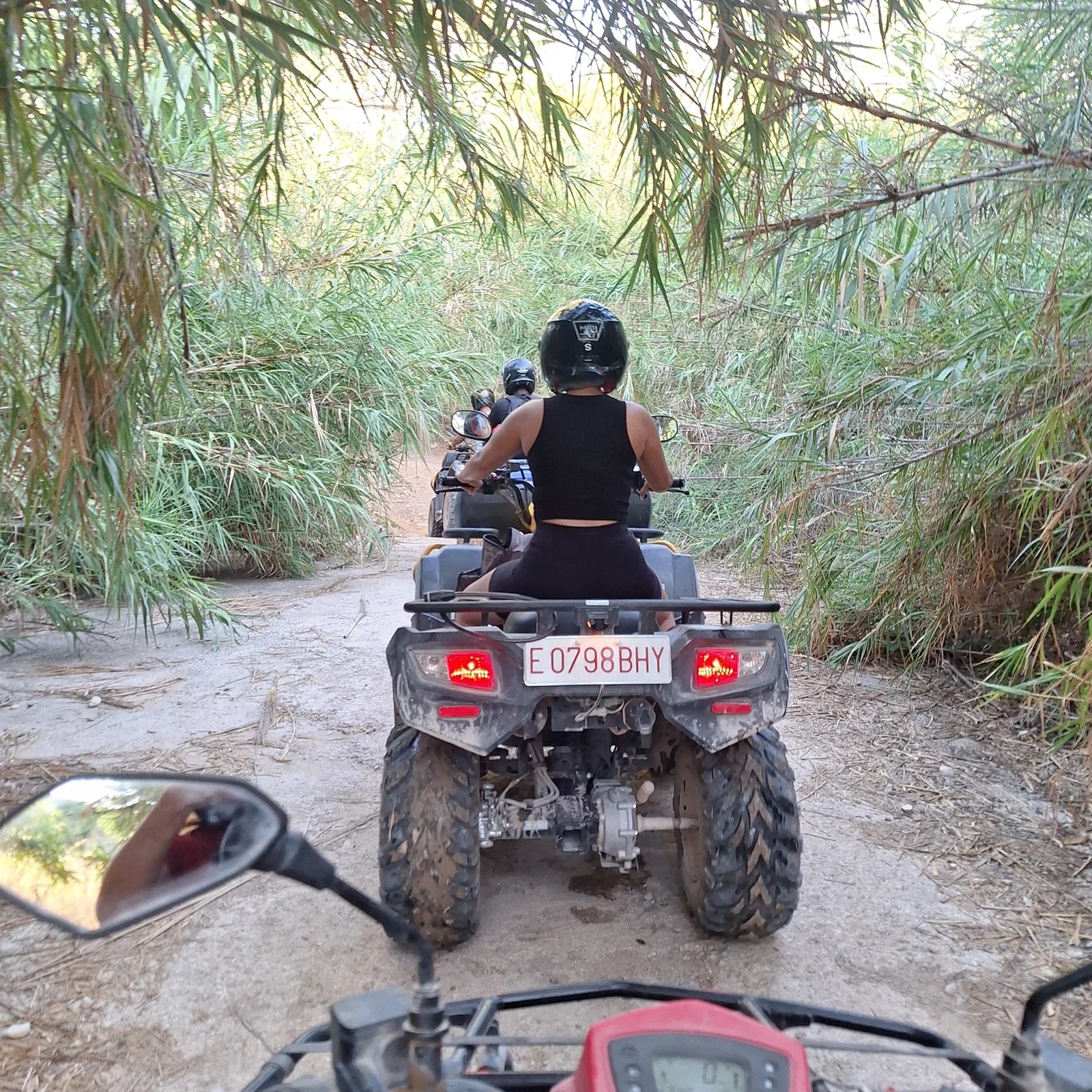 Eine Stunde mit dem Quad durch Alteas „Dschungel“-Pisten