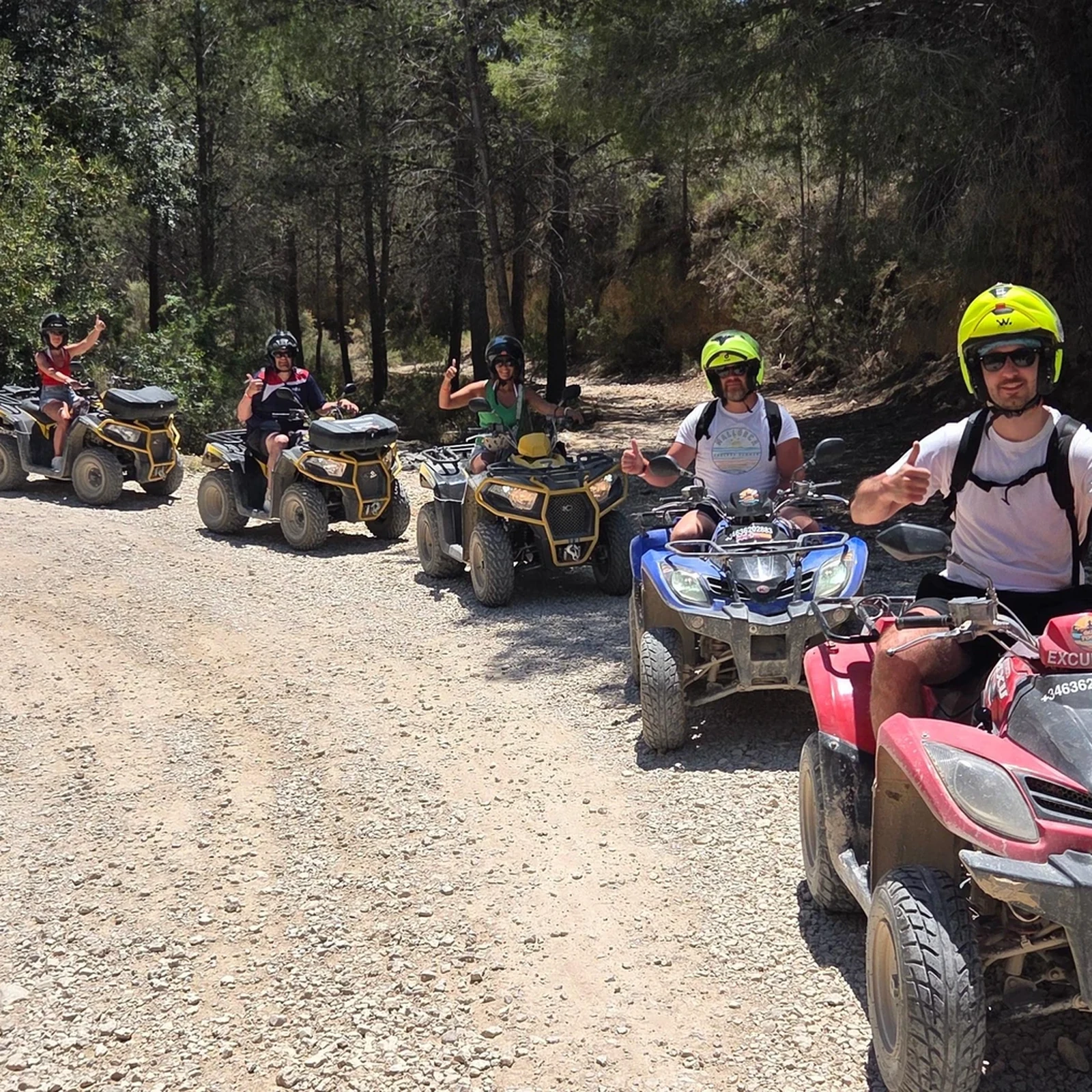 Eine Stunde mit dem Quad durch Alteas „Dschungel“-Pisten