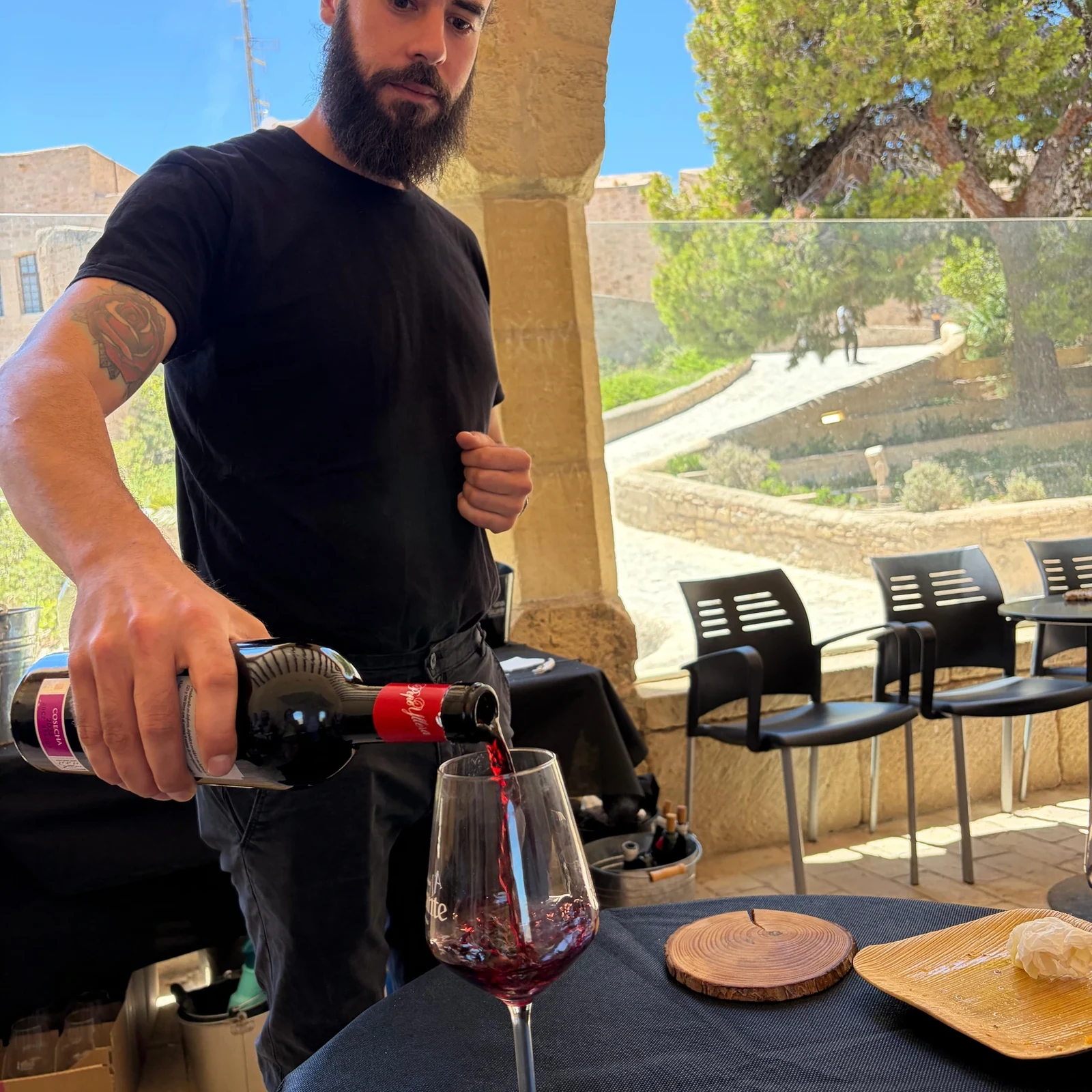 Tres vinos y tapas en el Castillo de Santa Bárbara de Alicante