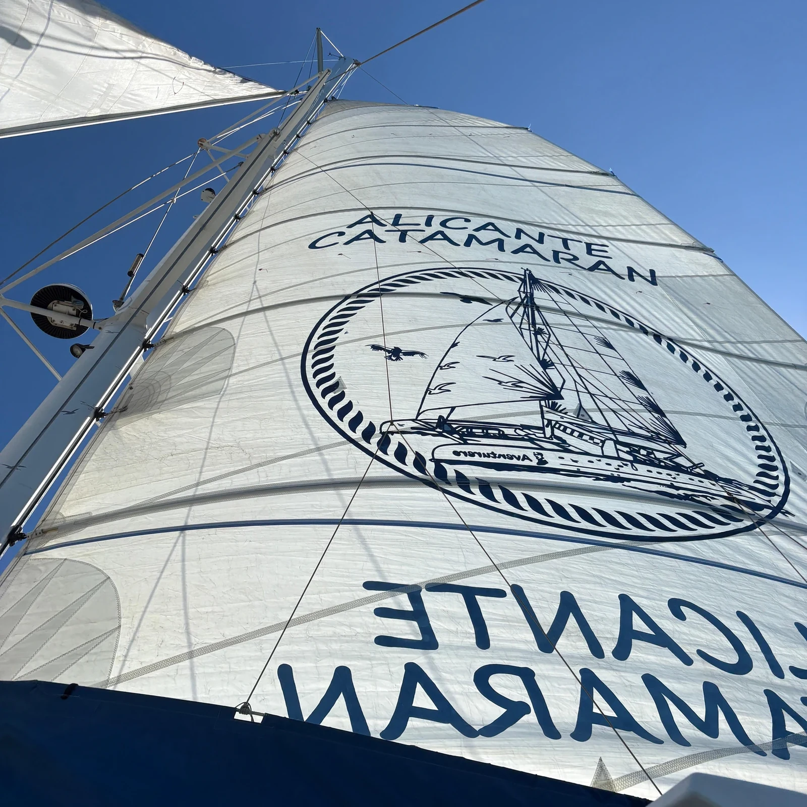 Trois heures en catamaran le long de la côte d’Alicante