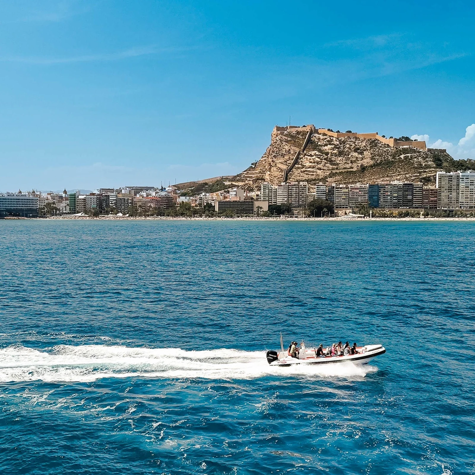 Costa de Alicante en lancha rápida, con una hora para bañarte