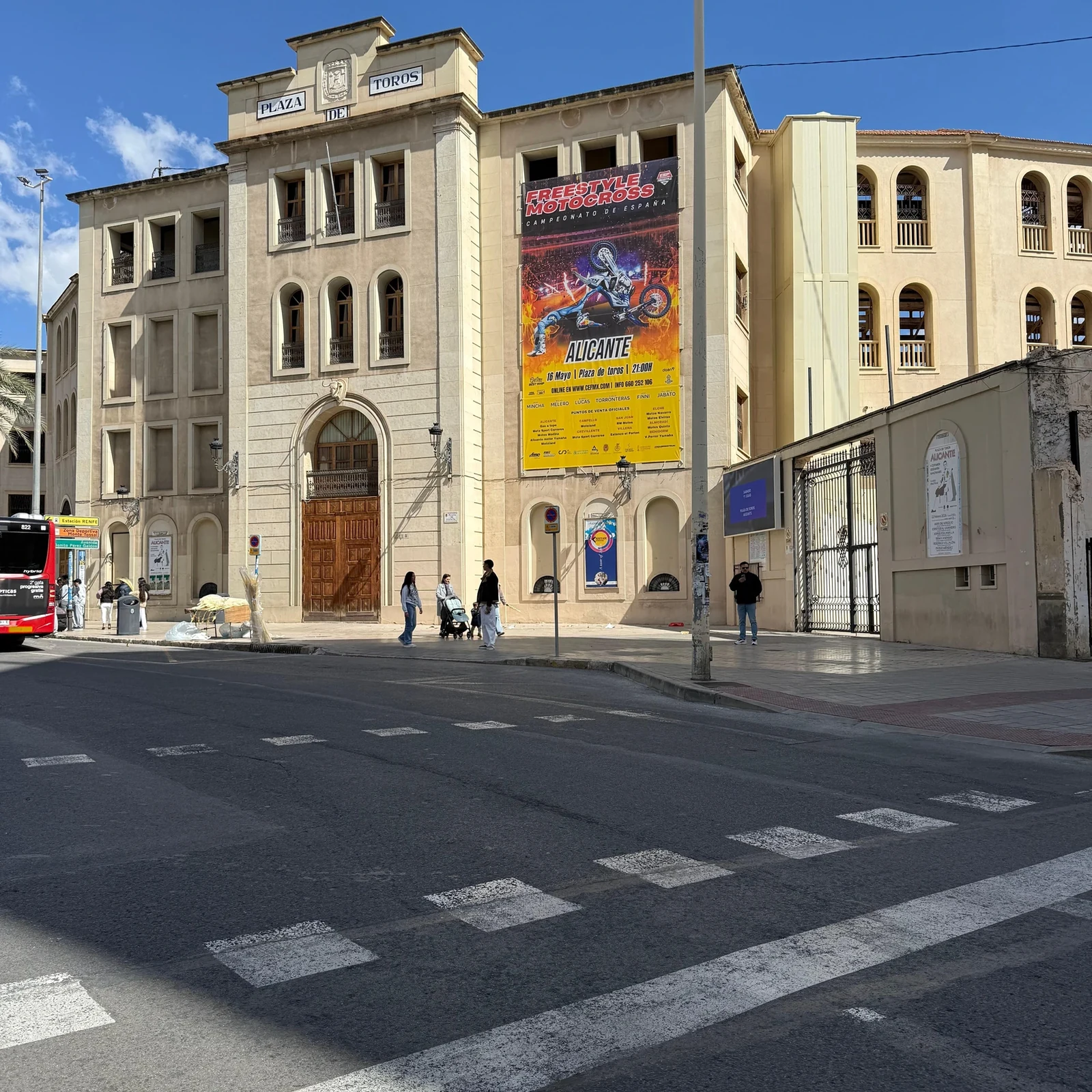 Alicante im Tuk-Tuk: eine private Stunde zur ersten Orientierung